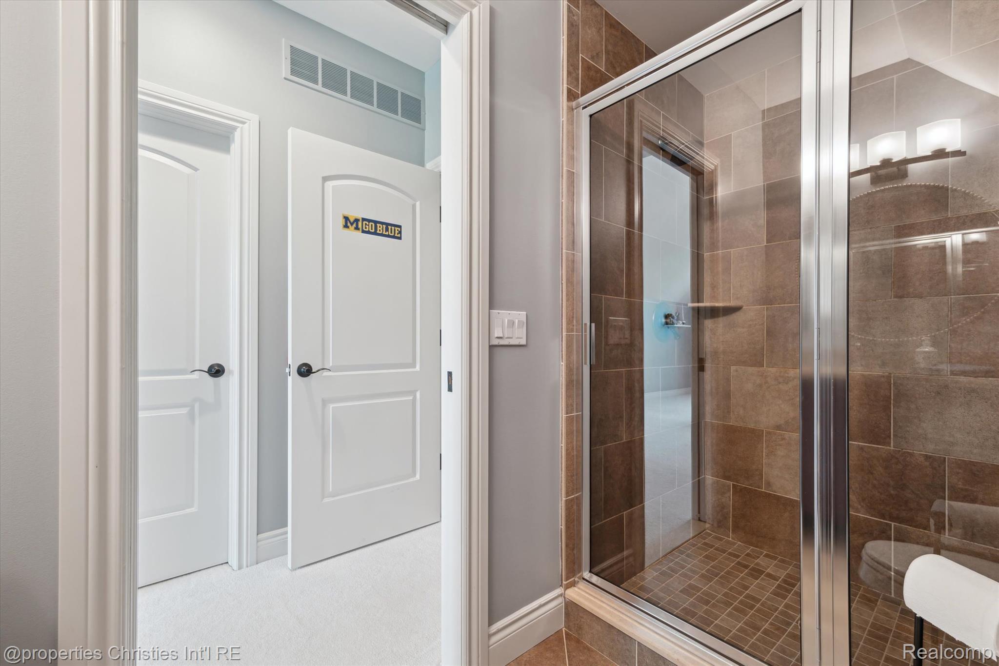 21091 Rosewood Court