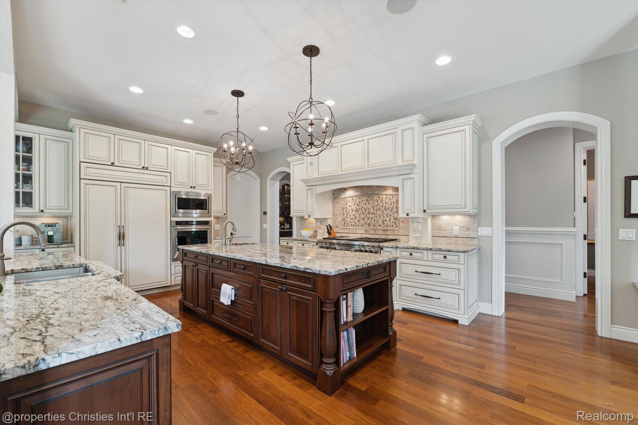 21091 Rosewood Court