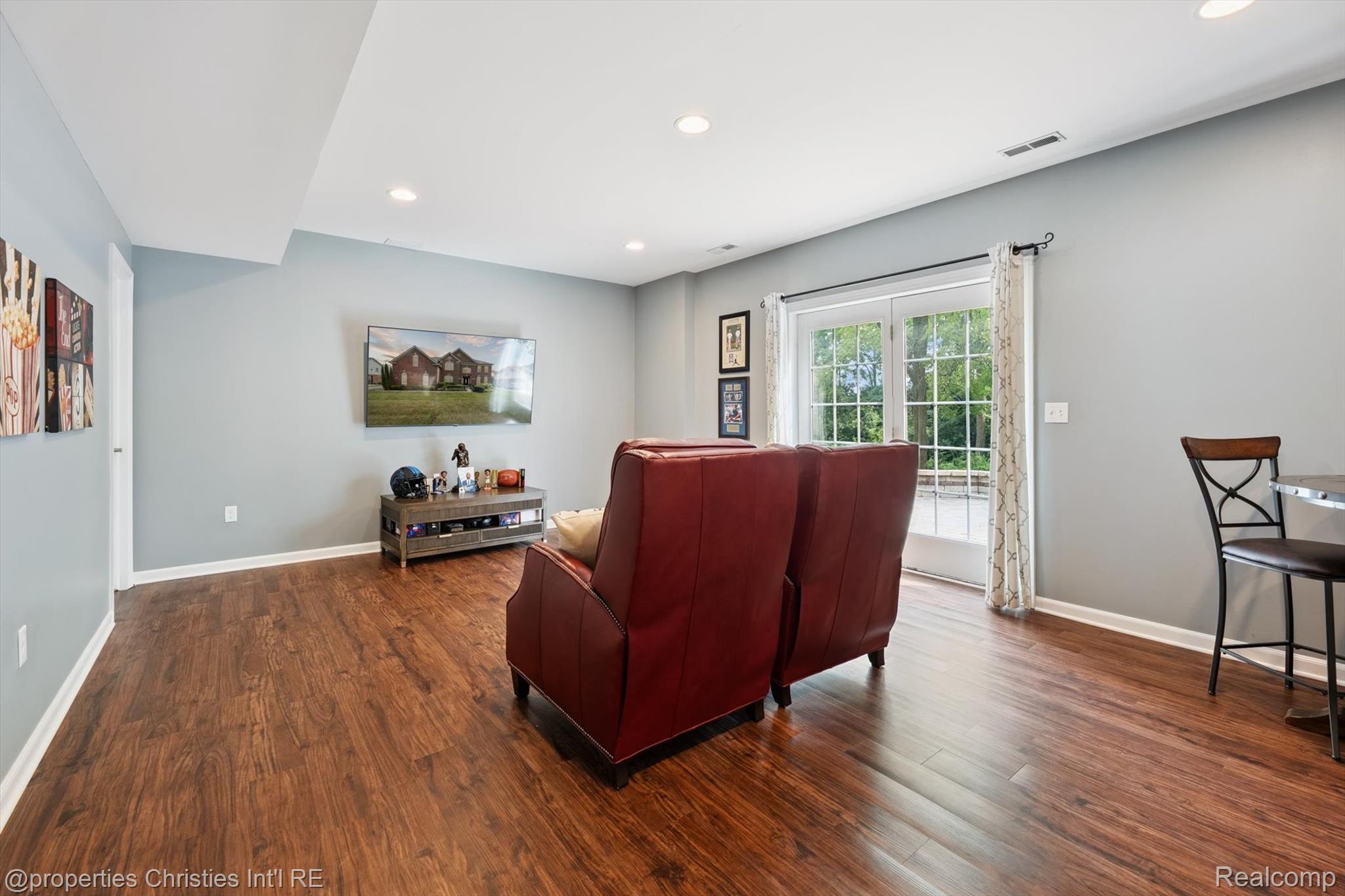 15908 CRYSTAL DOWNS E