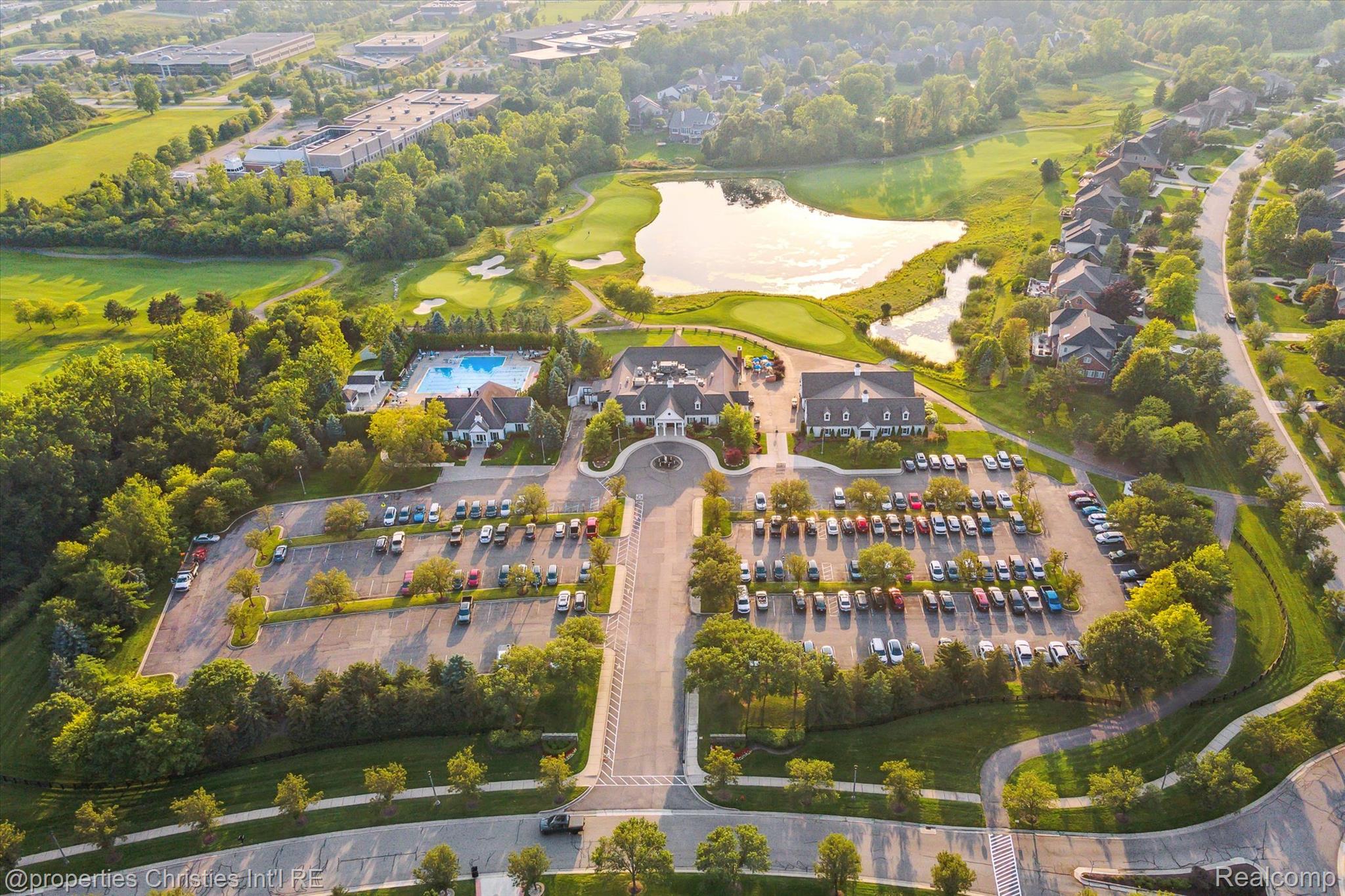 15908 CRYSTAL DOWNS E