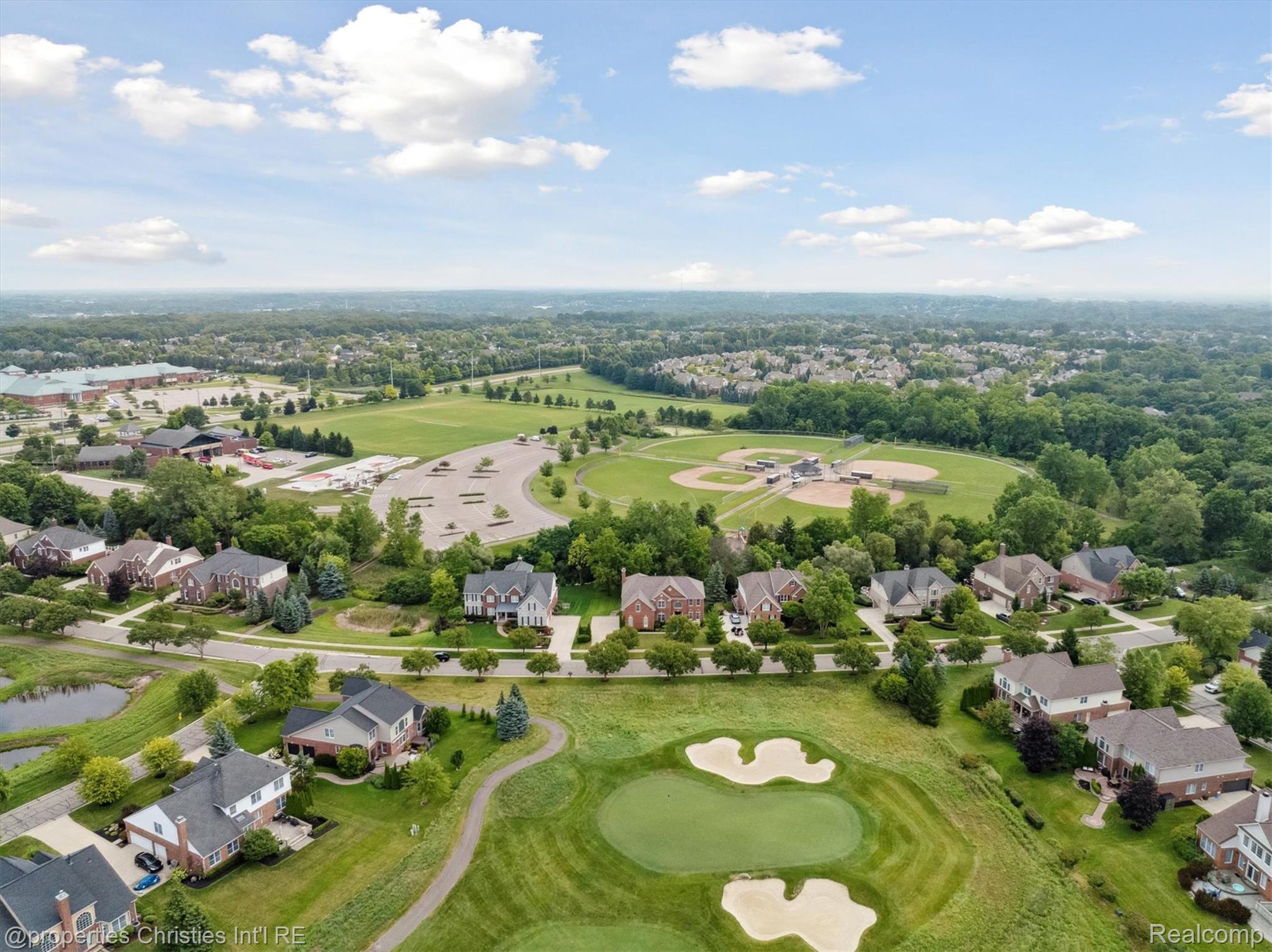 15908 CRYSTAL DOWNS E