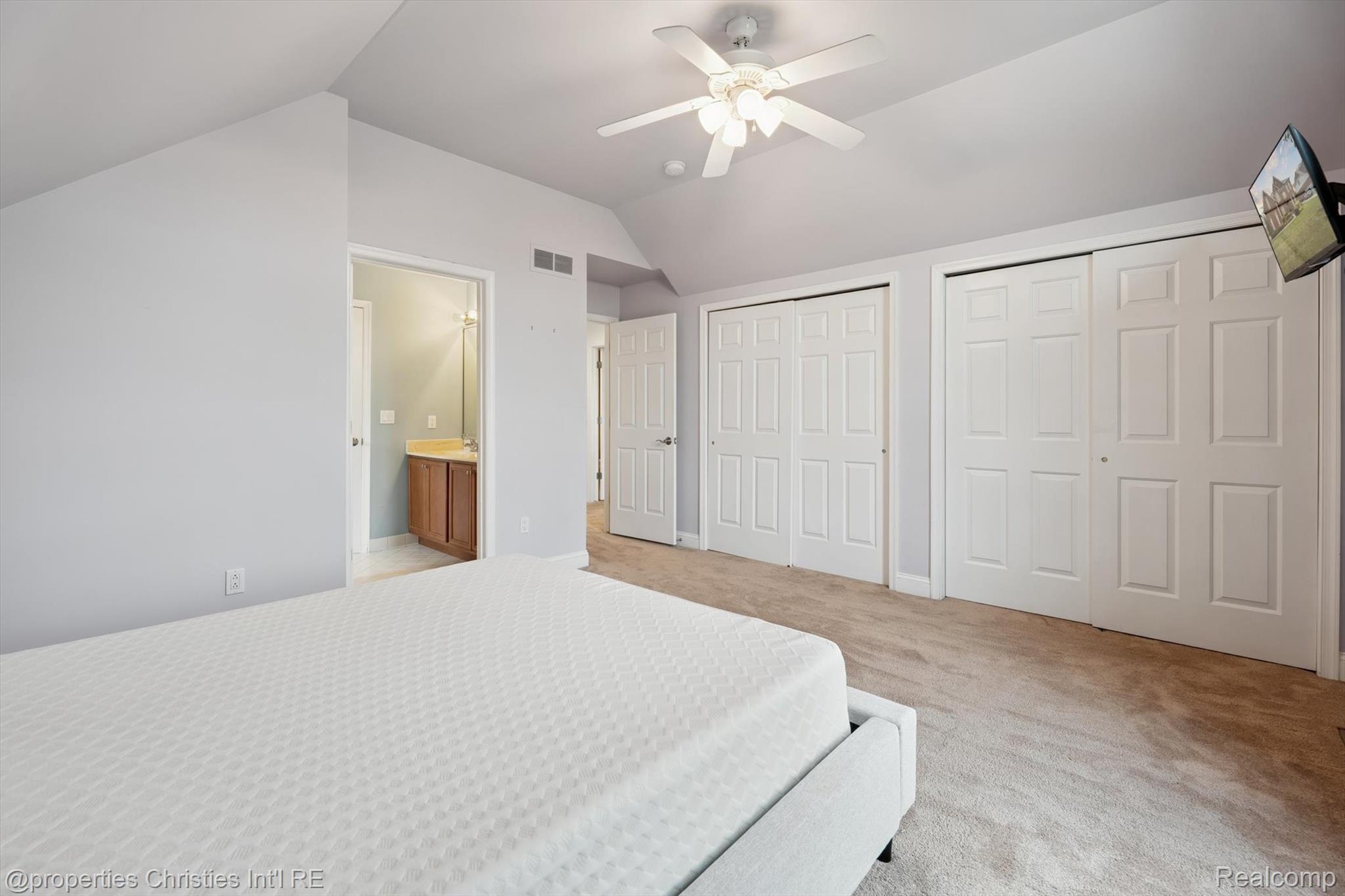 15908 CRYSTAL DOWNS E