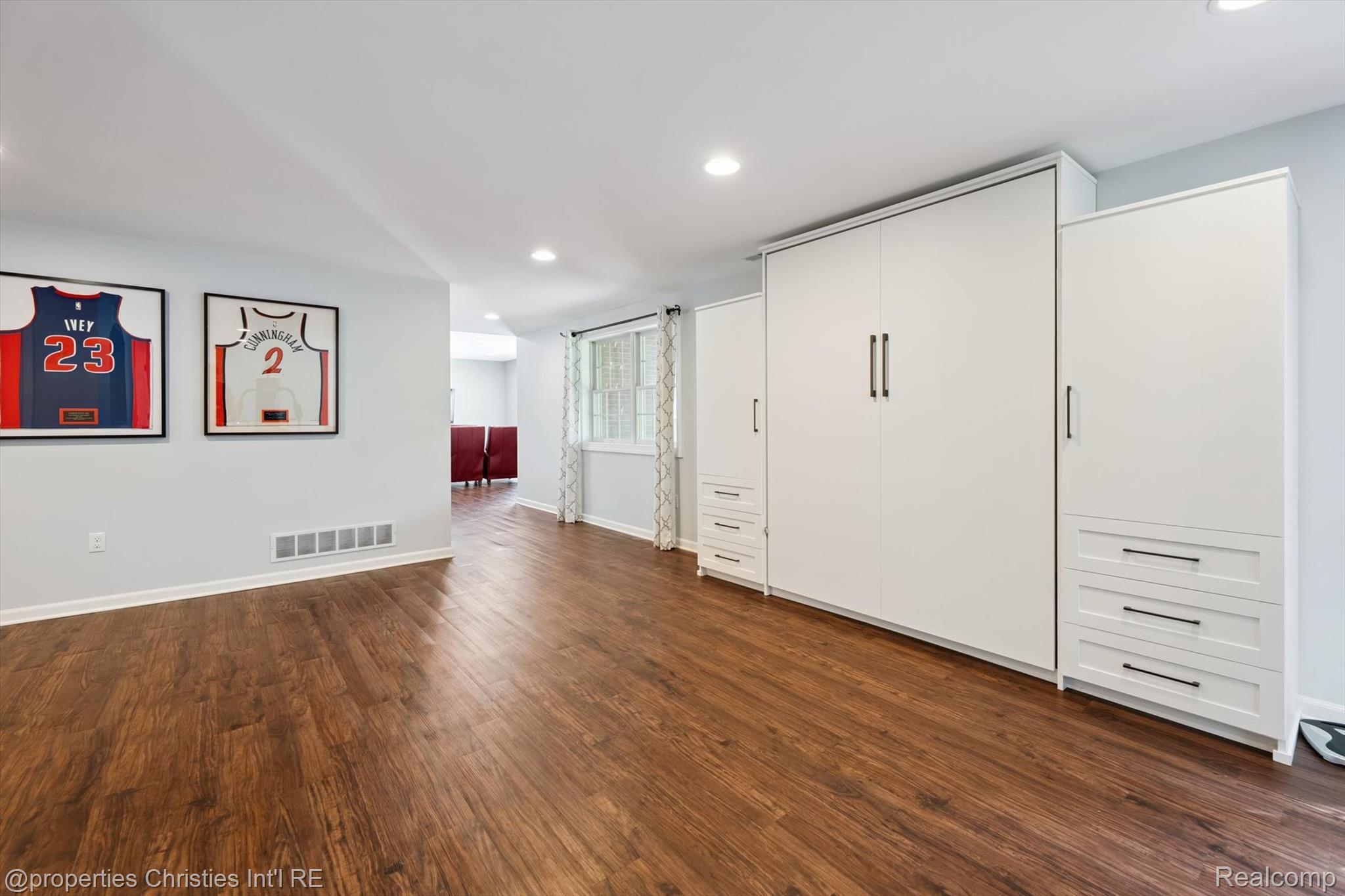 15908 CRYSTAL DOWNS E