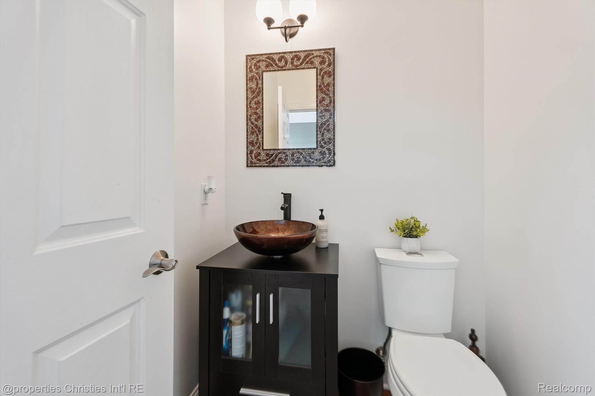 15908 CRYSTAL DOWNS E