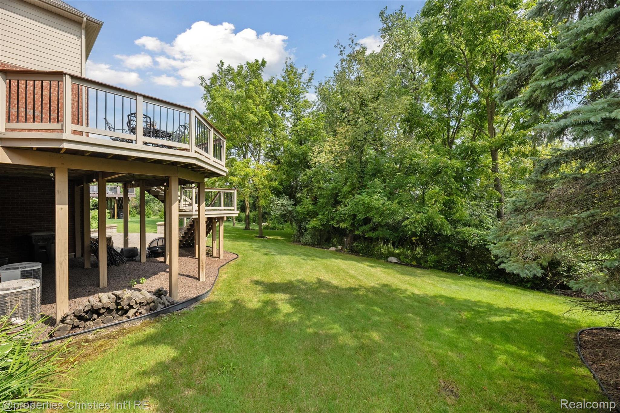 15908 CRYSTAL DOWNS E