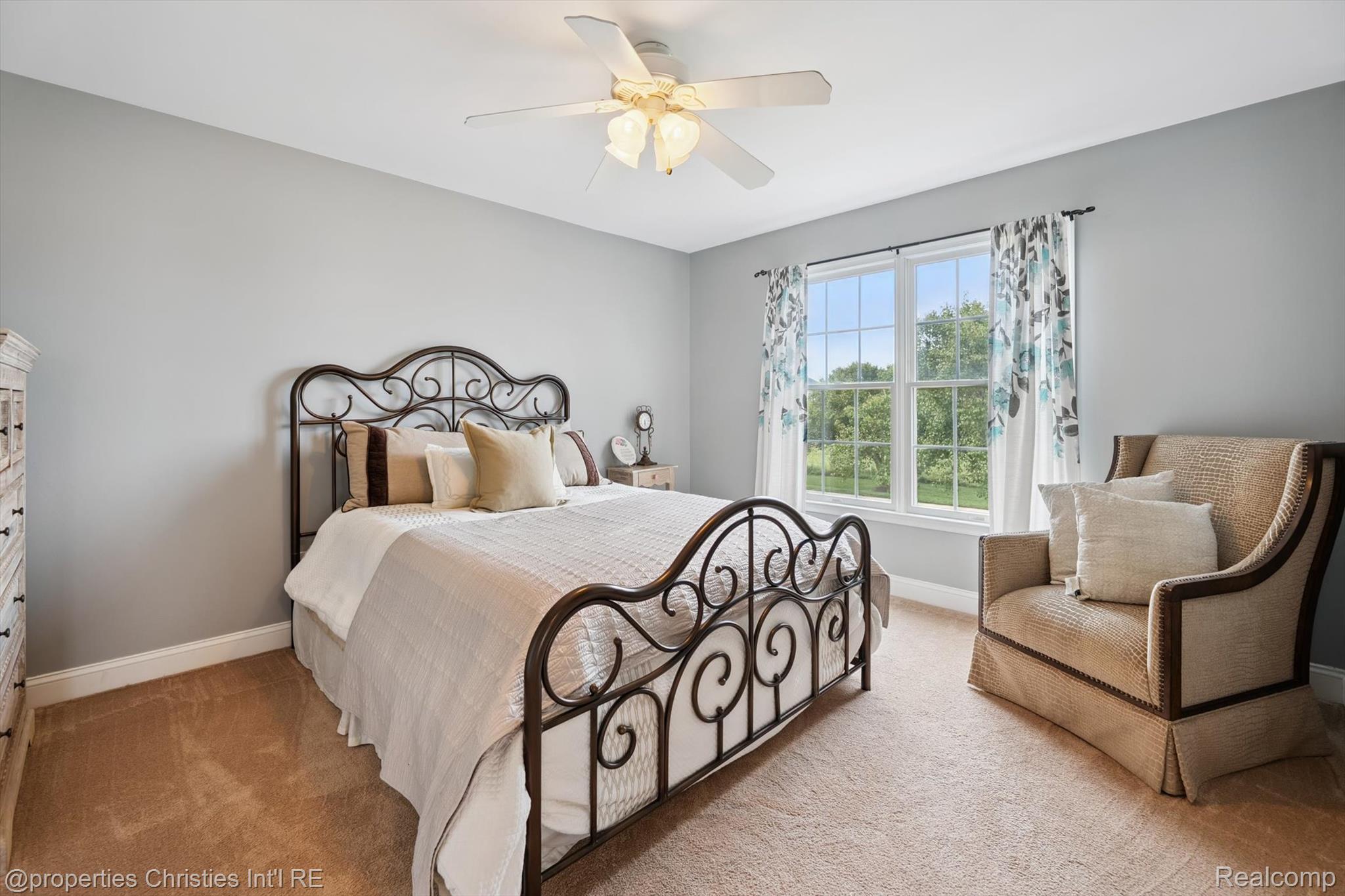 15908 CRYSTAL DOWNS E