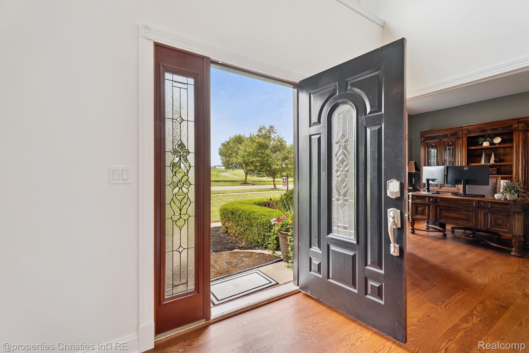 15908 CRYSTAL DOWNS E