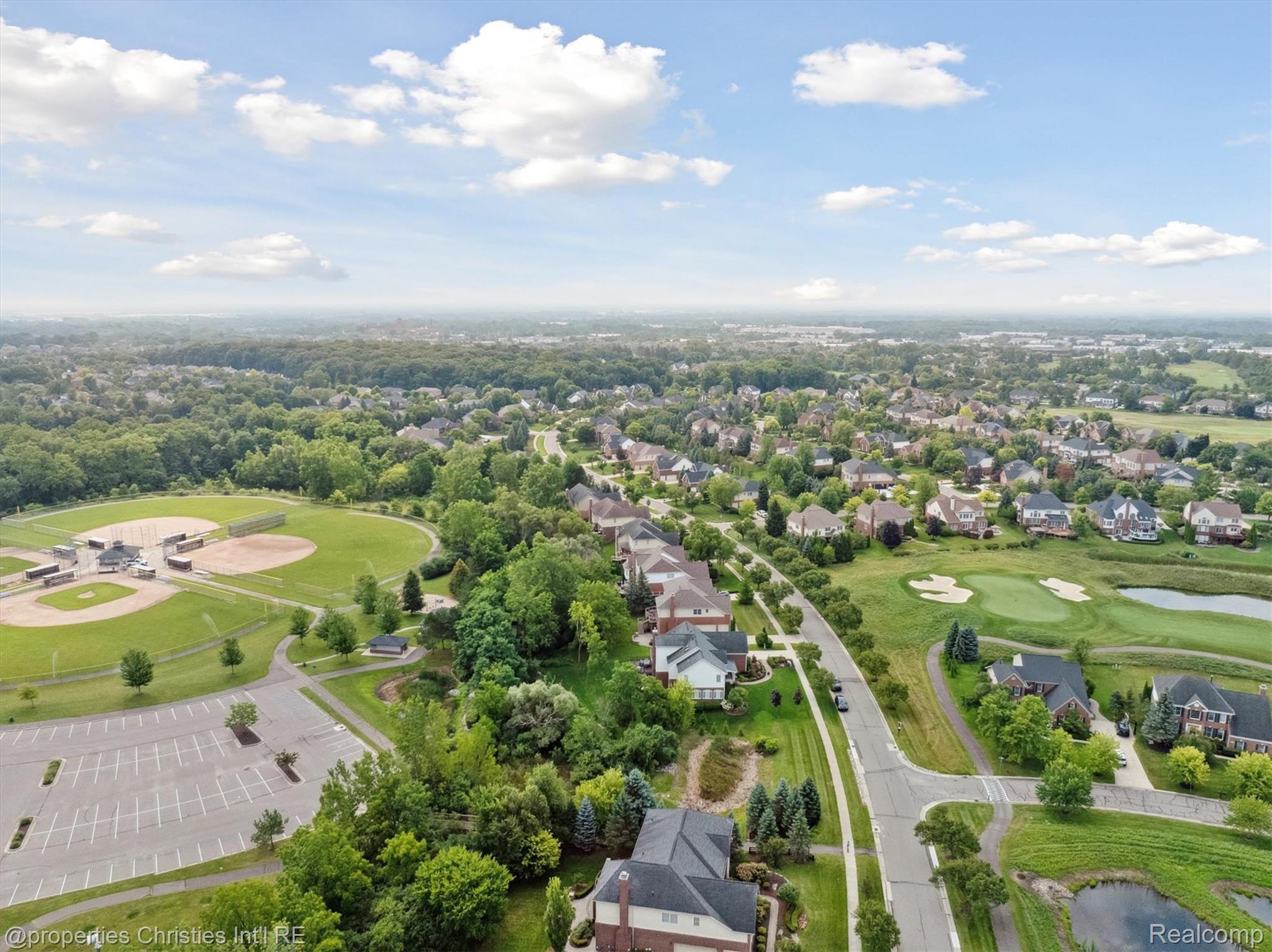 15908 CRYSTAL DOWNS E