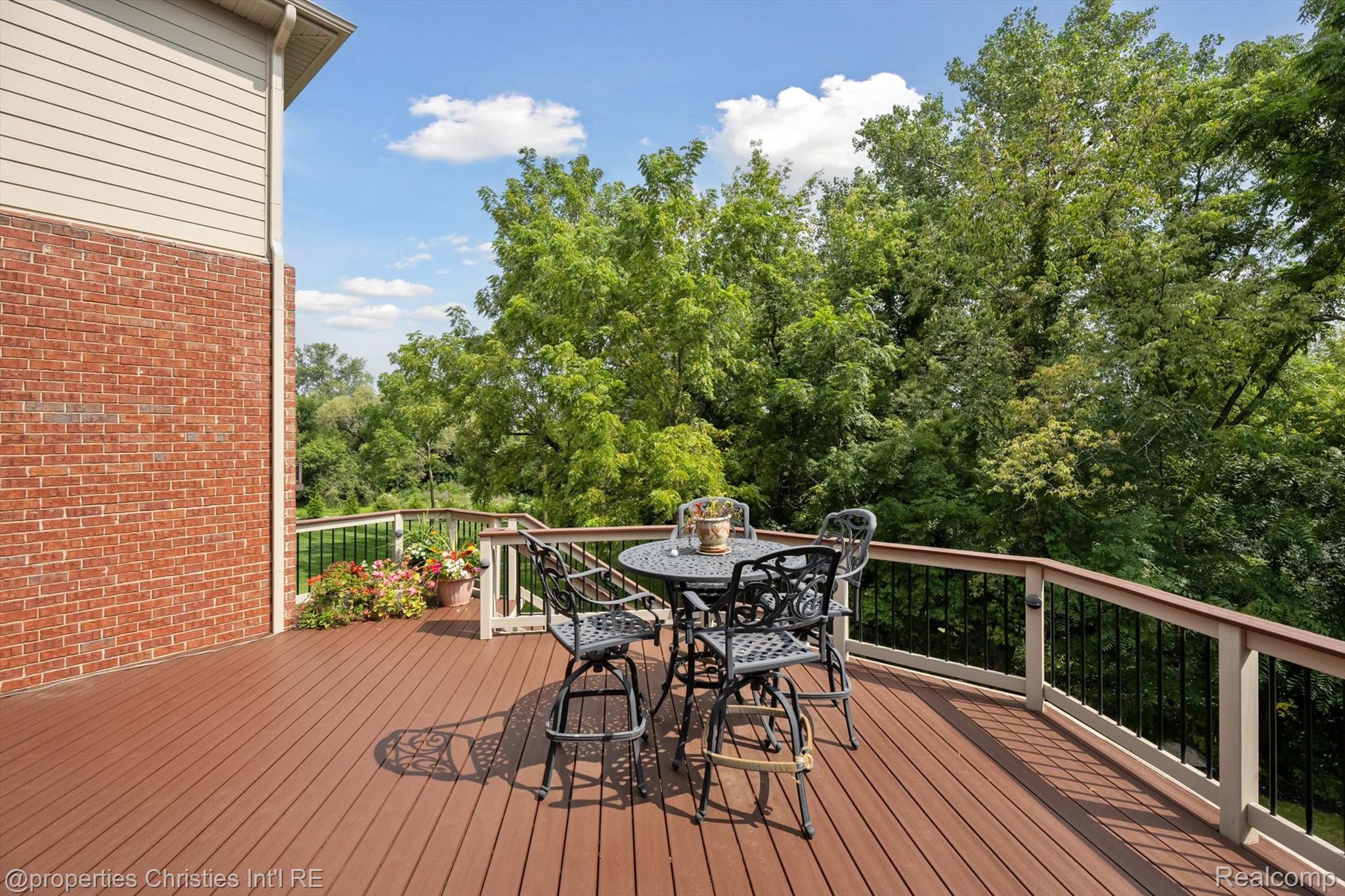 15908 CRYSTAL DOWNS E