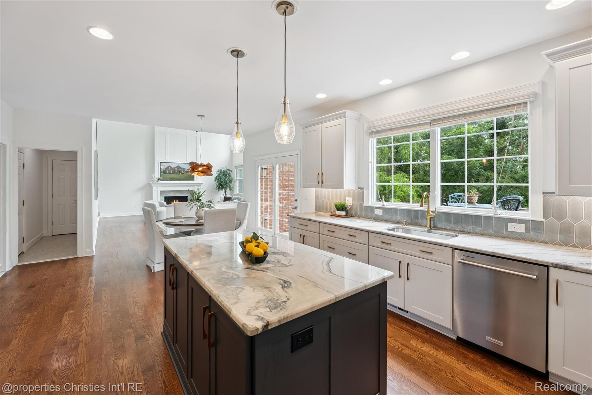 15908 CRYSTAL DOWNS E