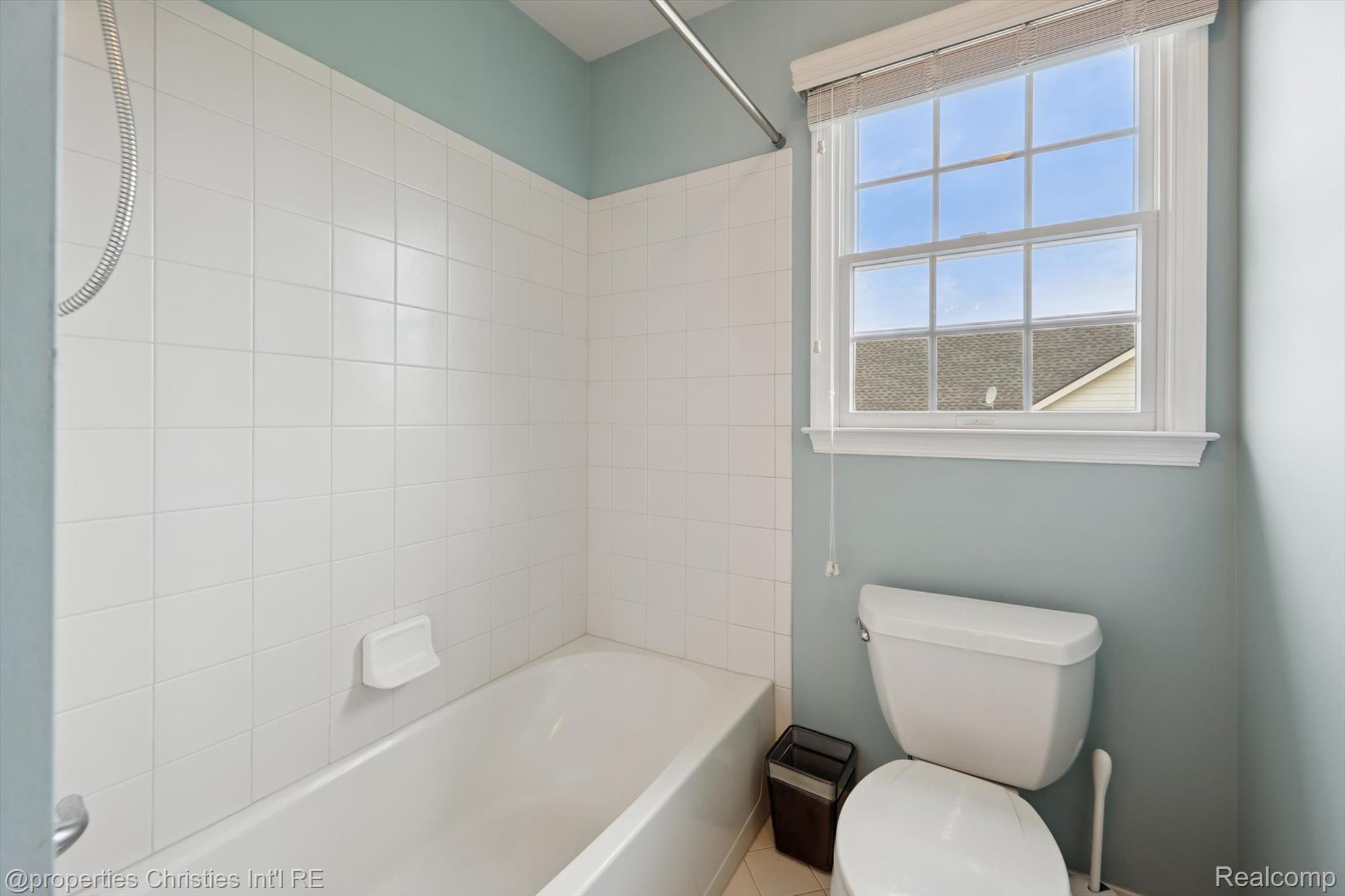 15908 CRYSTAL DOWNS E