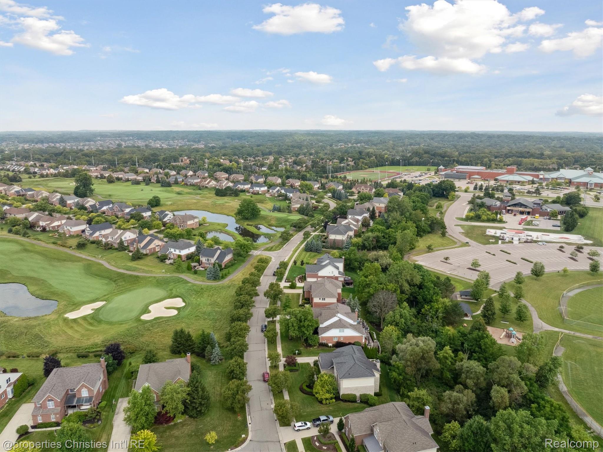 15908 CRYSTAL DOWNS E