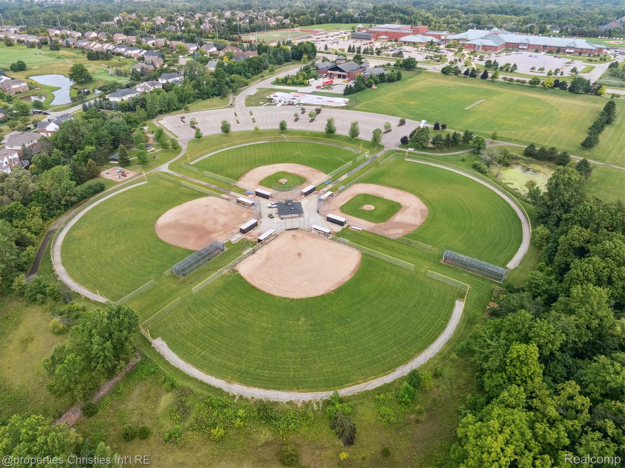 15908 CRYSTAL DOWNS E