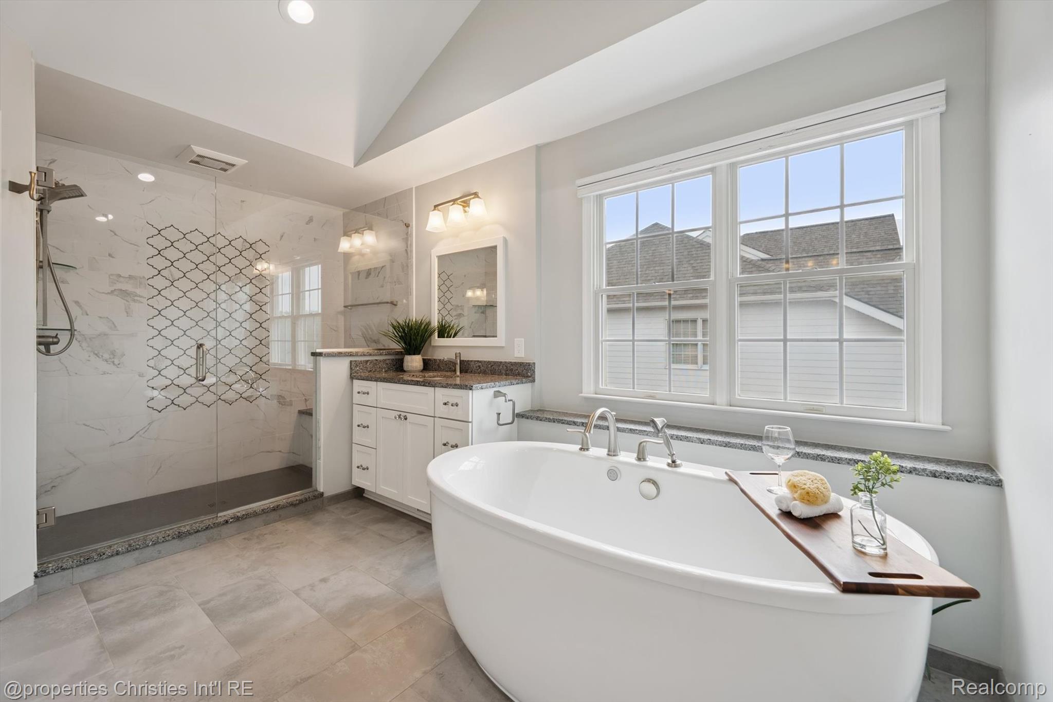 15908 CRYSTAL DOWNS E