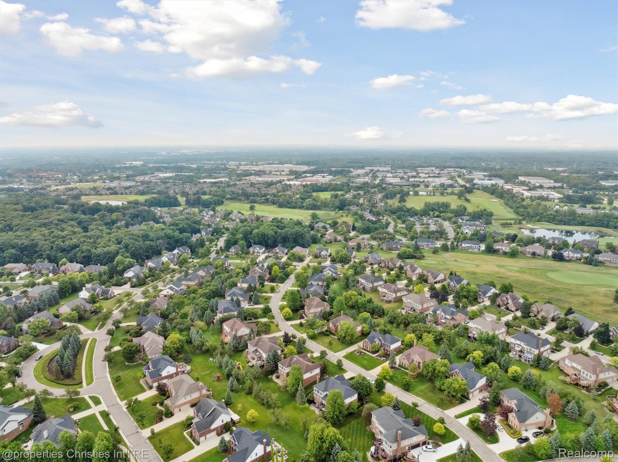 15908 CRYSTAL DOWNS E