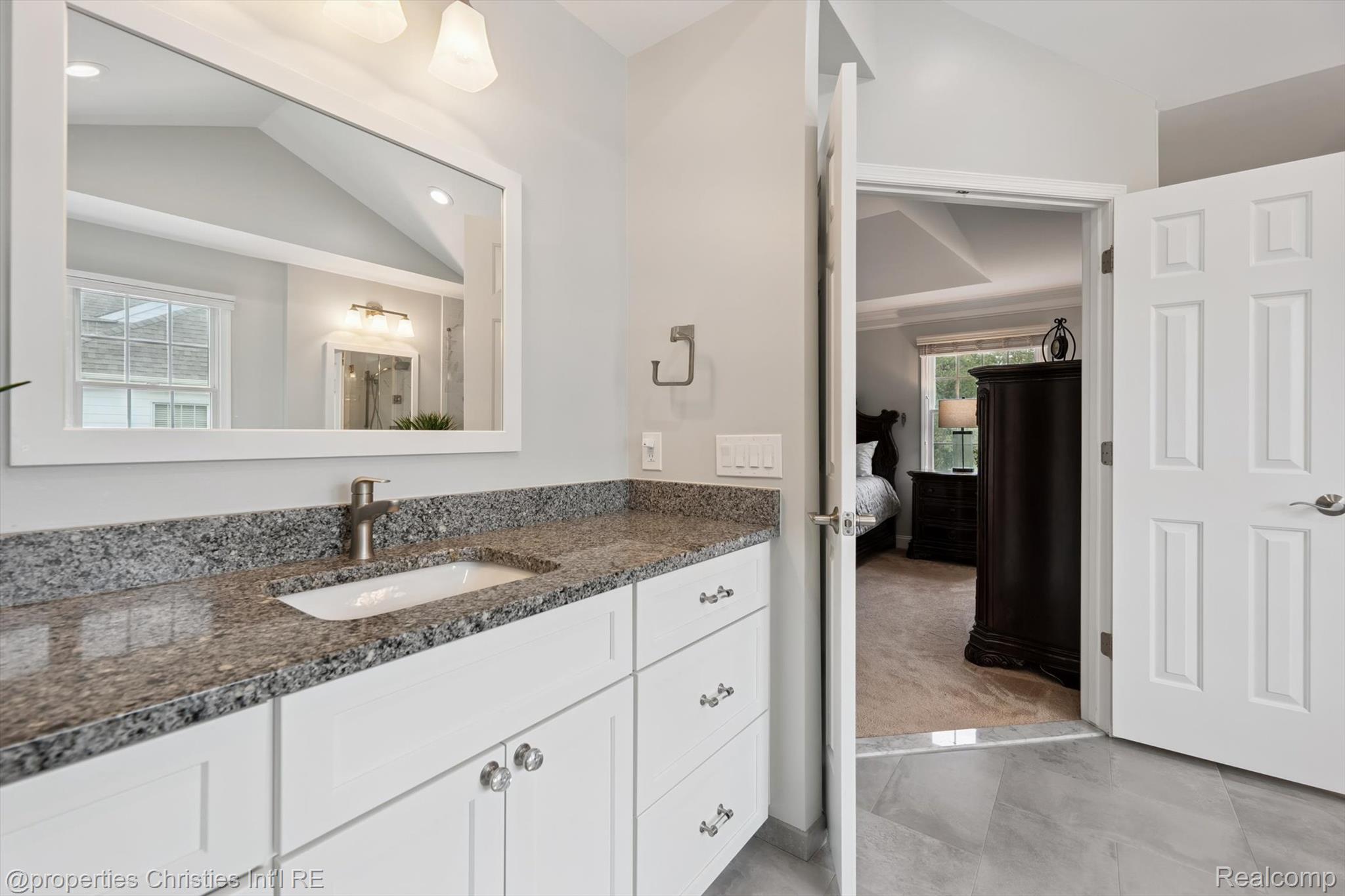 15908 CRYSTAL DOWNS E