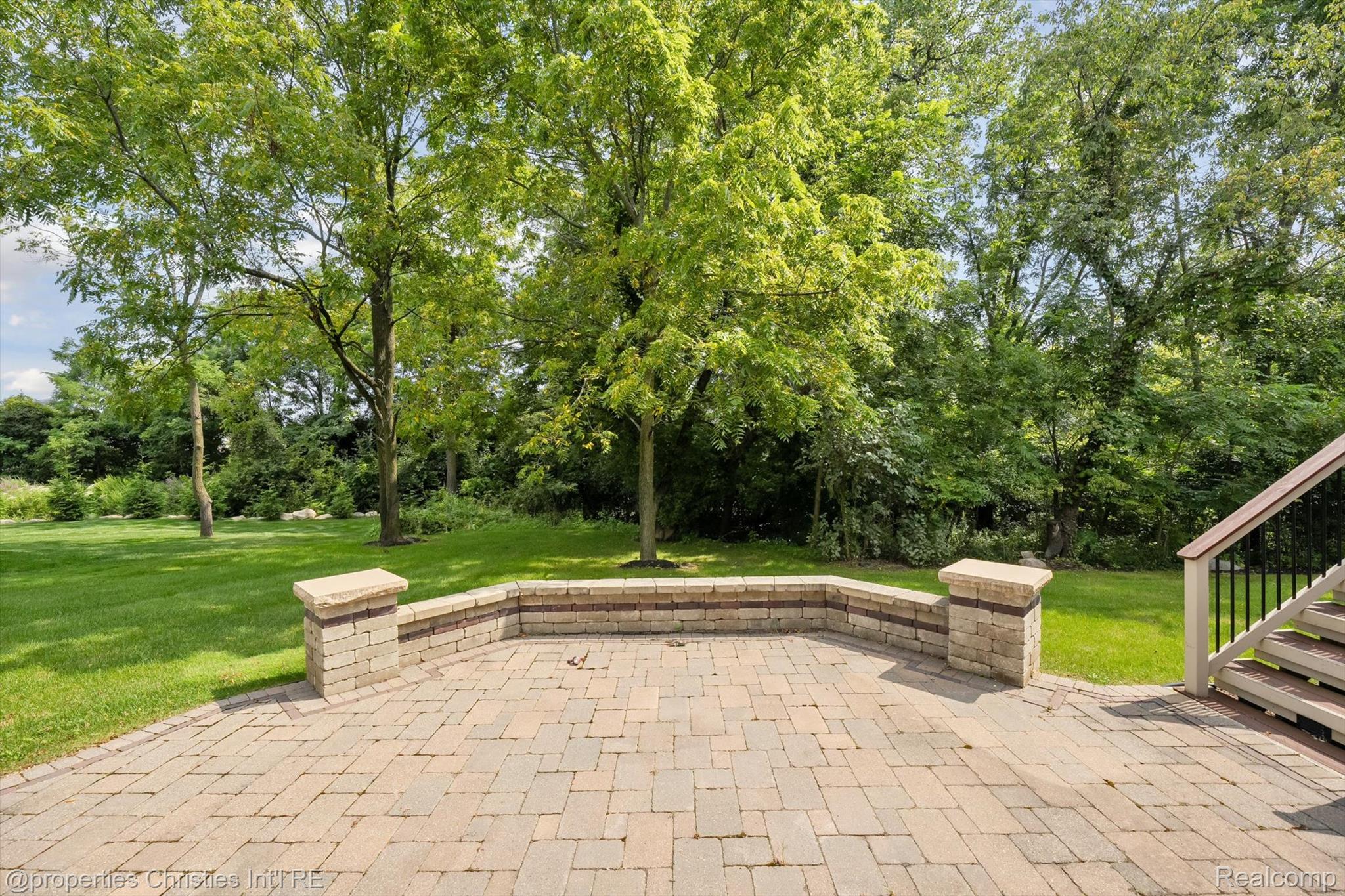 15908 CRYSTAL DOWNS E