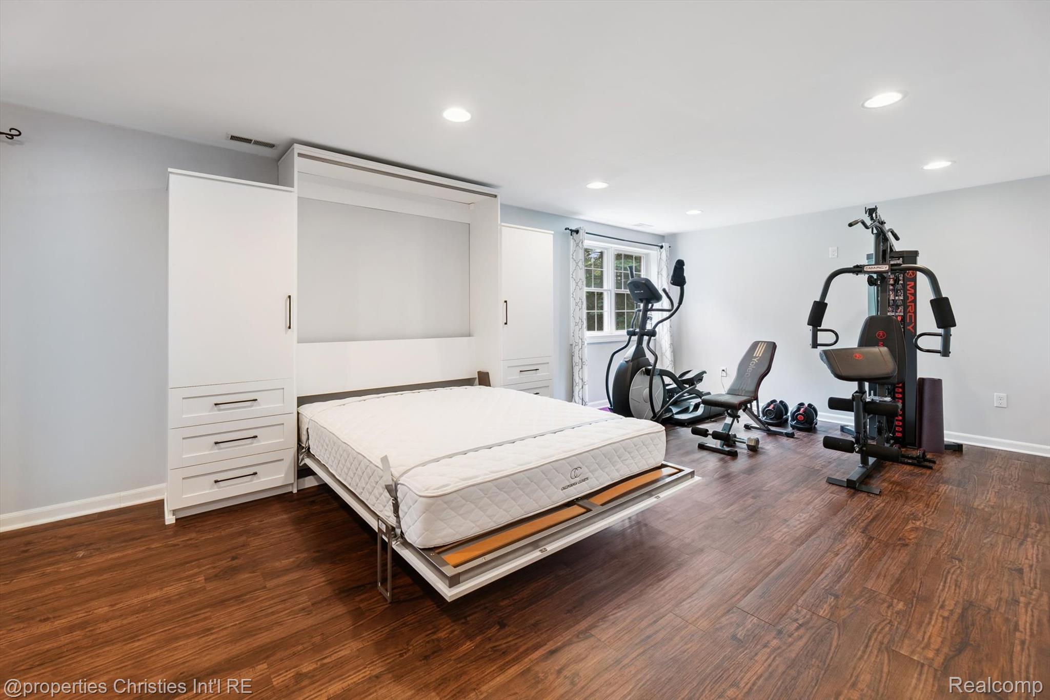 15908 CRYSTAL DOWNS E