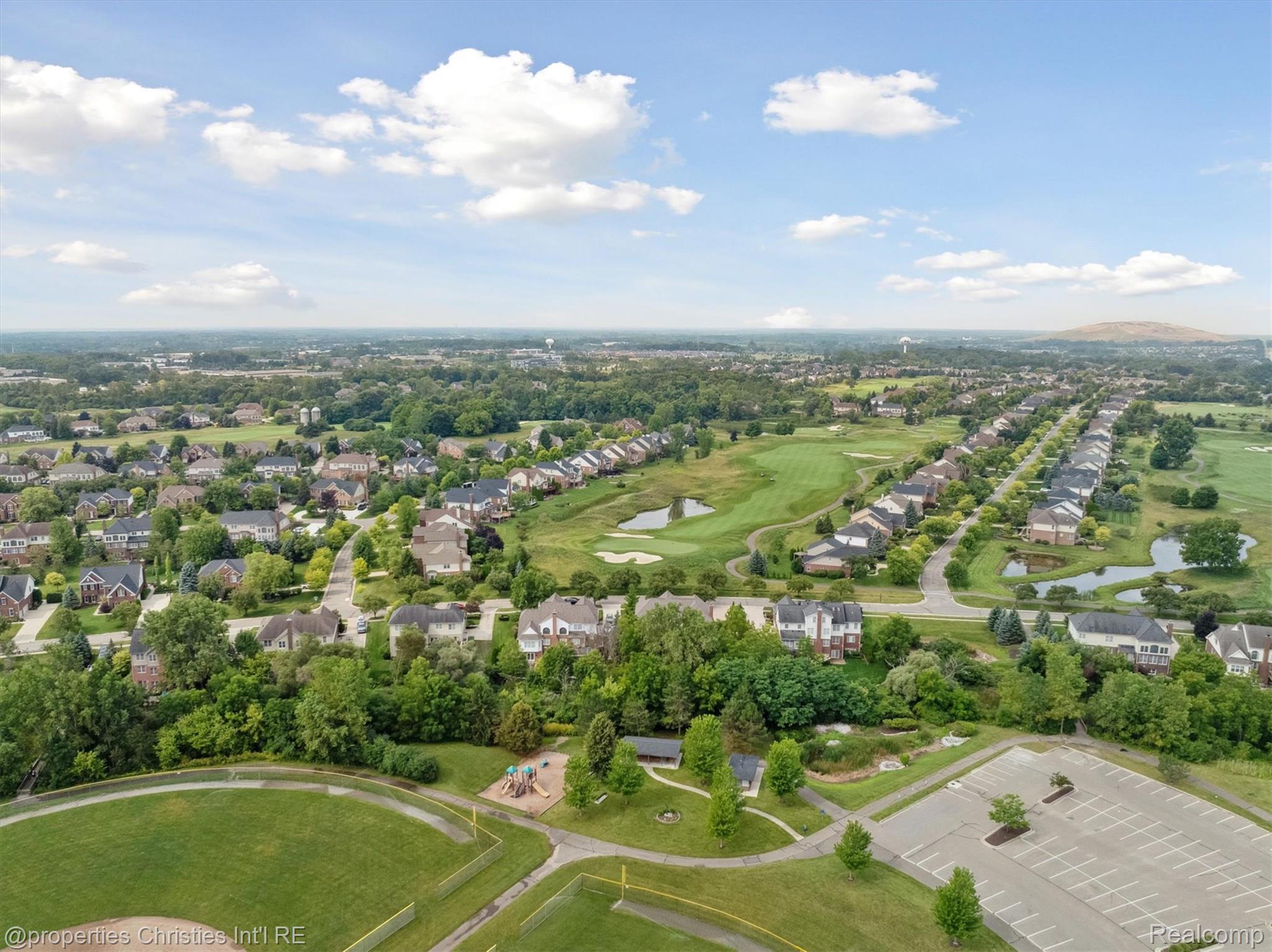 15908 CRYSTAL DOWNS E