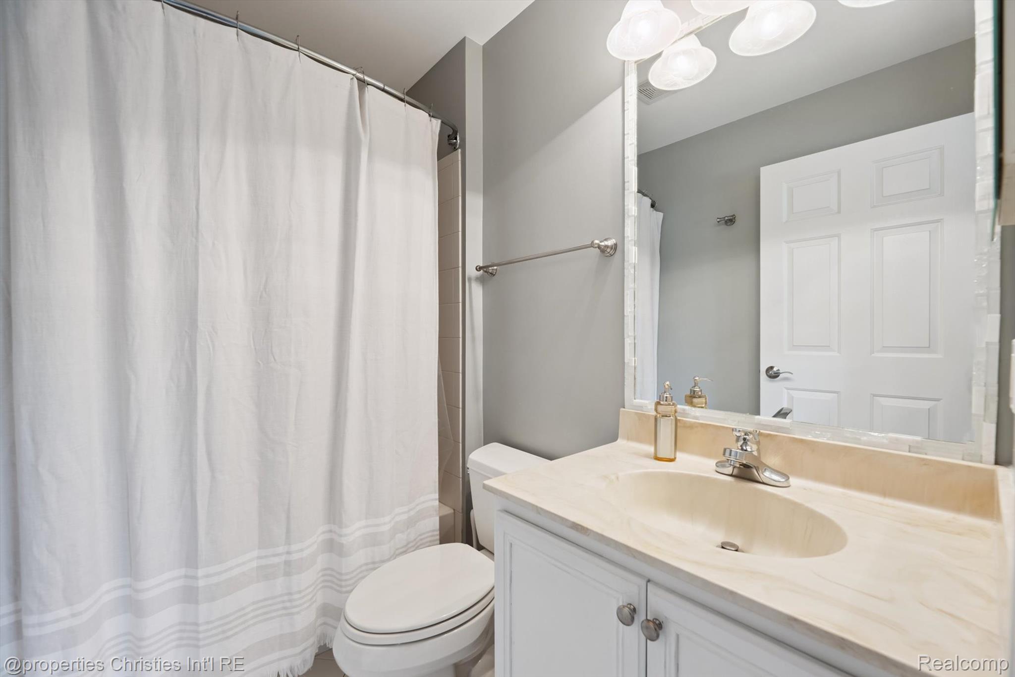 15908 CRYSTAL DOWNS E