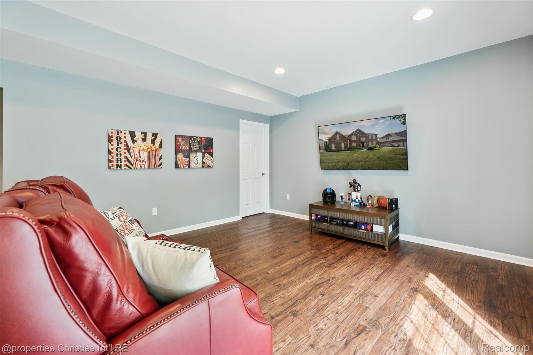 15908 CRYSTAL DOWNS E