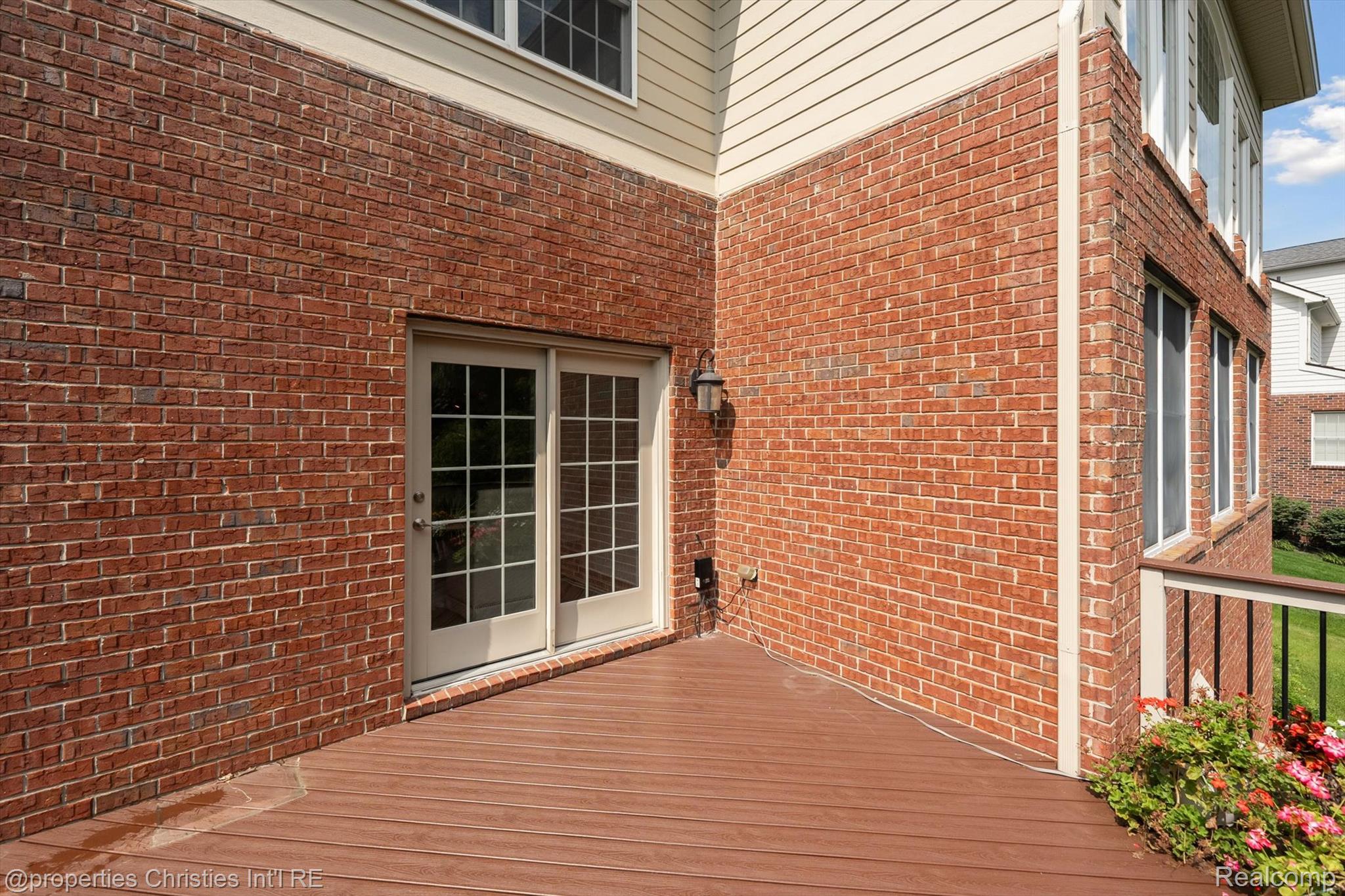 15908 CRYSTAL DOWNS E