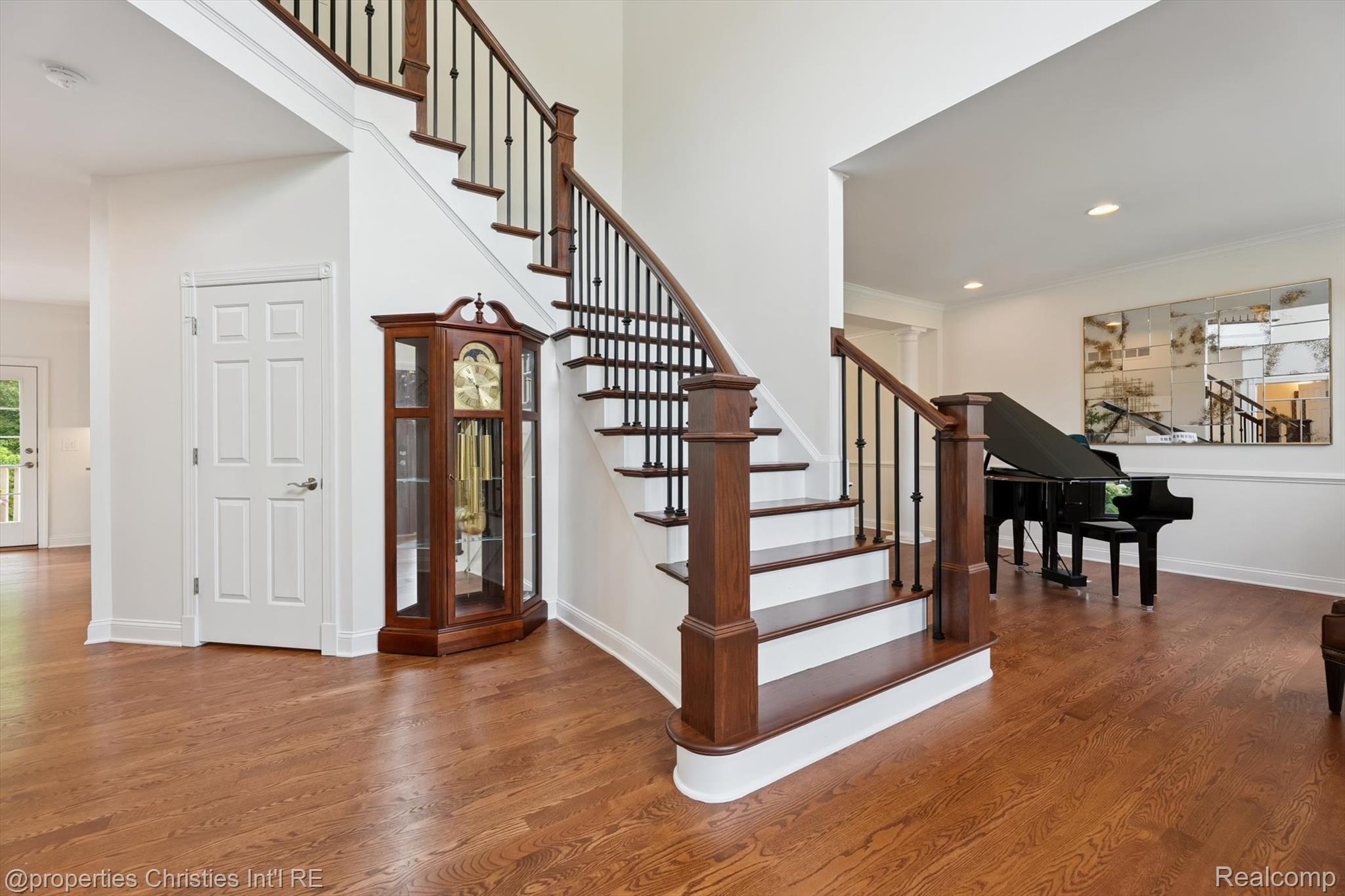 15908 CRYSTAL DOWNS E