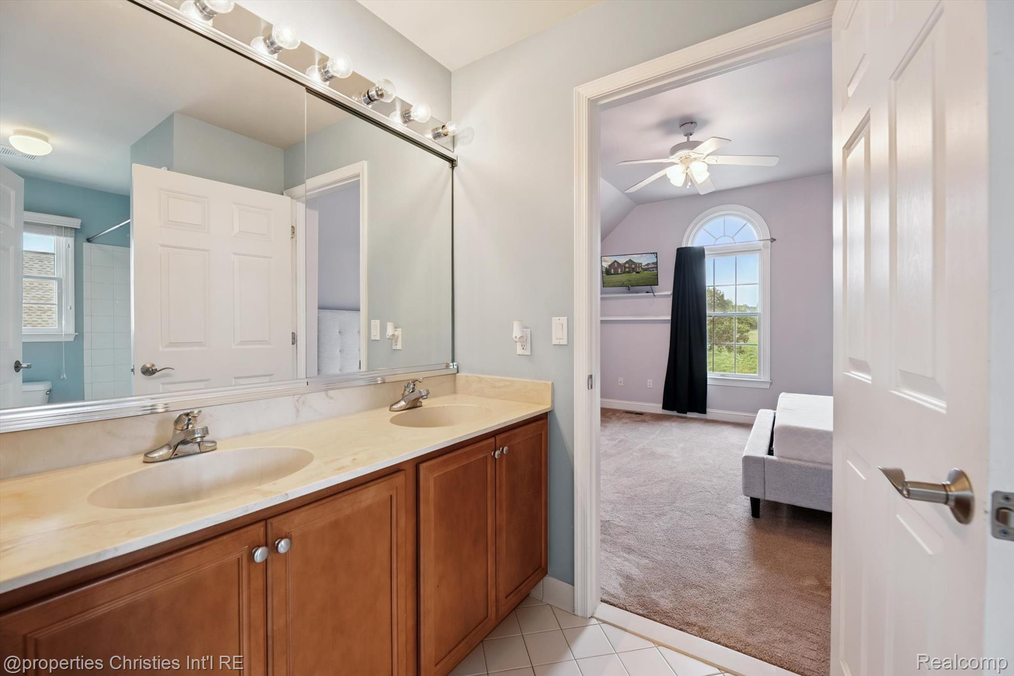 15908 CRYSTAL DOWNS E