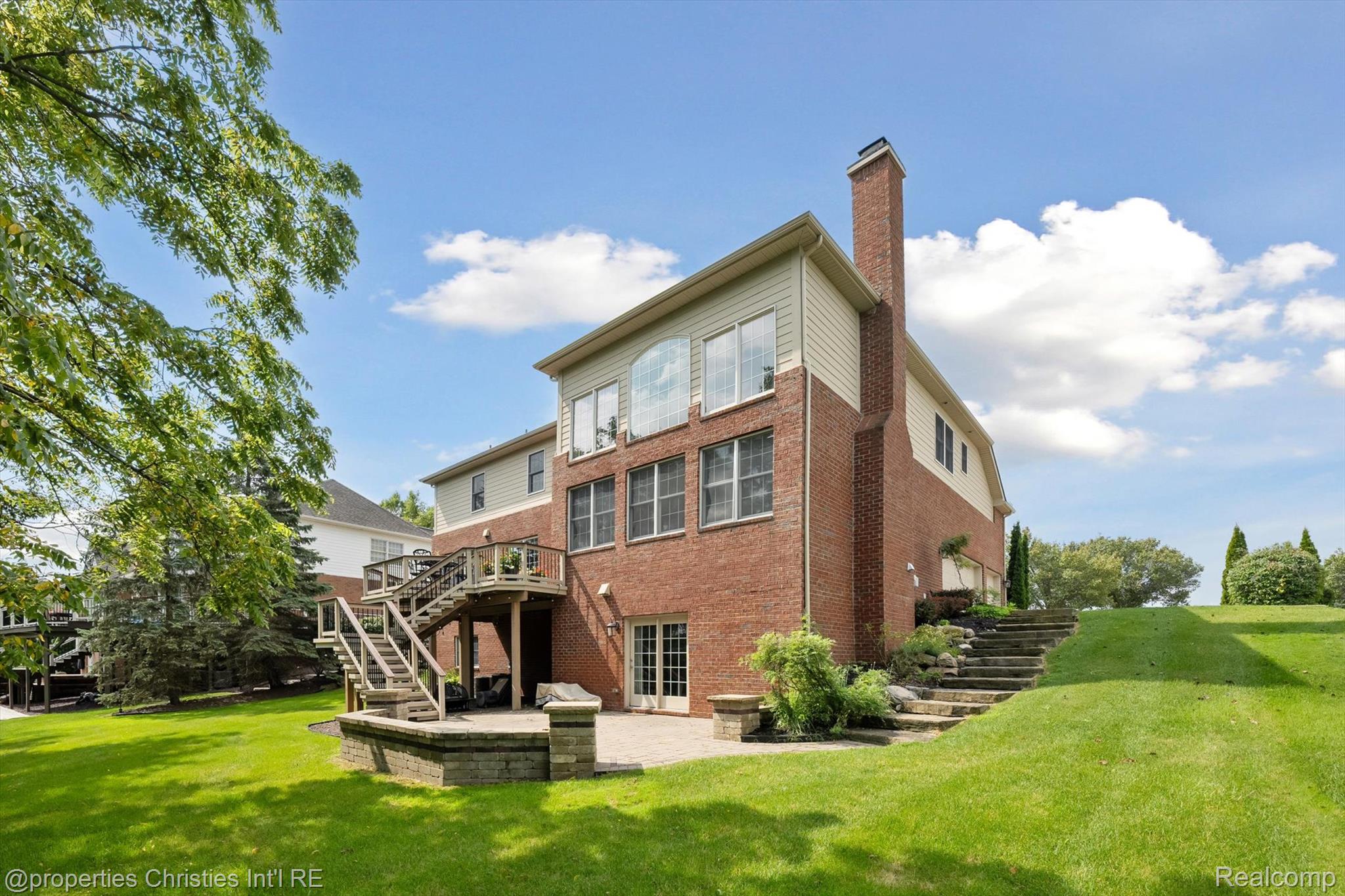 15908 CRYSTAL DOWNS E