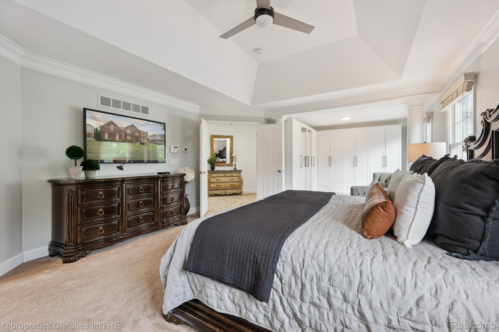 15908 CRYSTAL DOWNS E