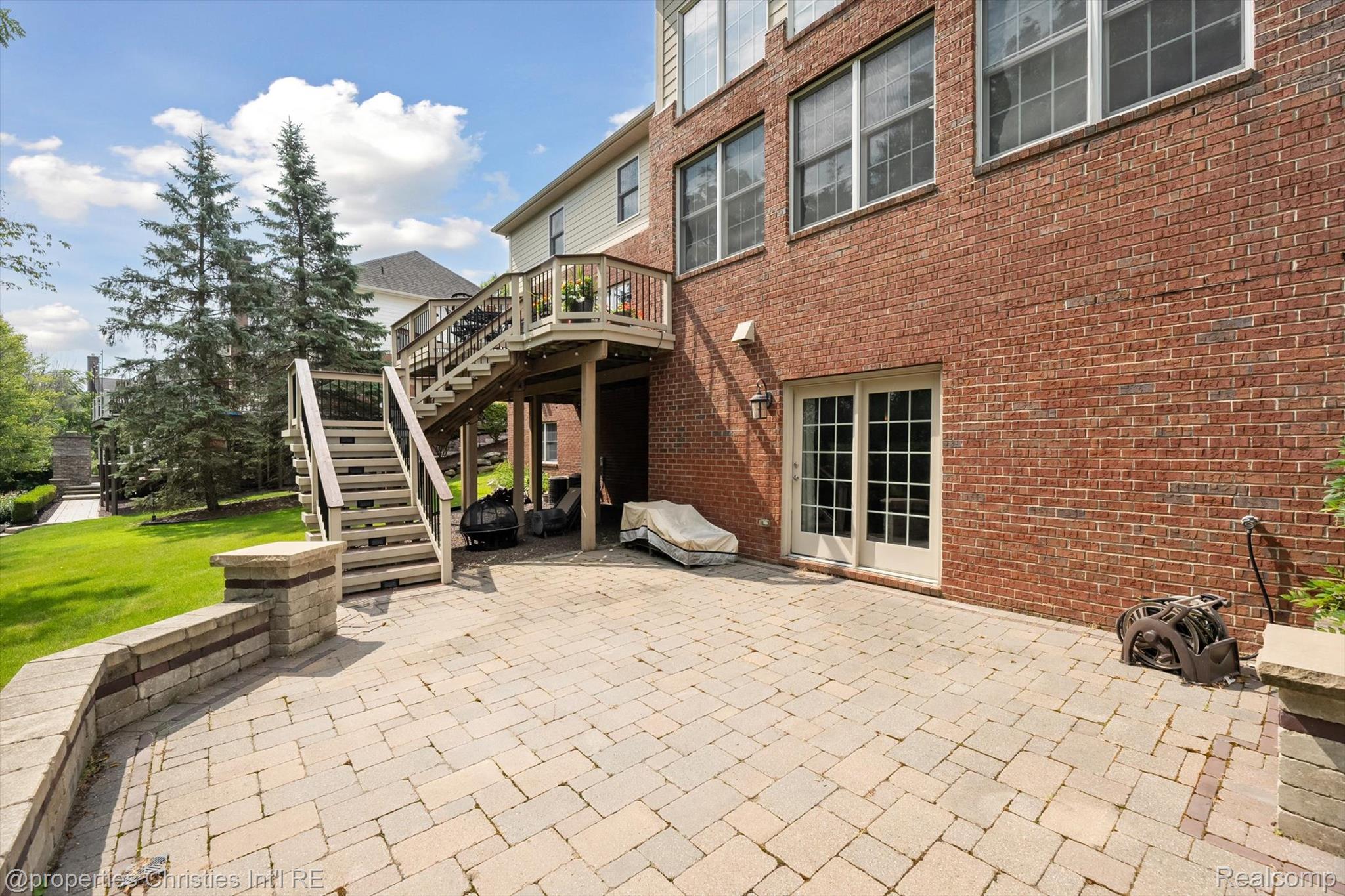 15908 CRYSTAL DOWNS E