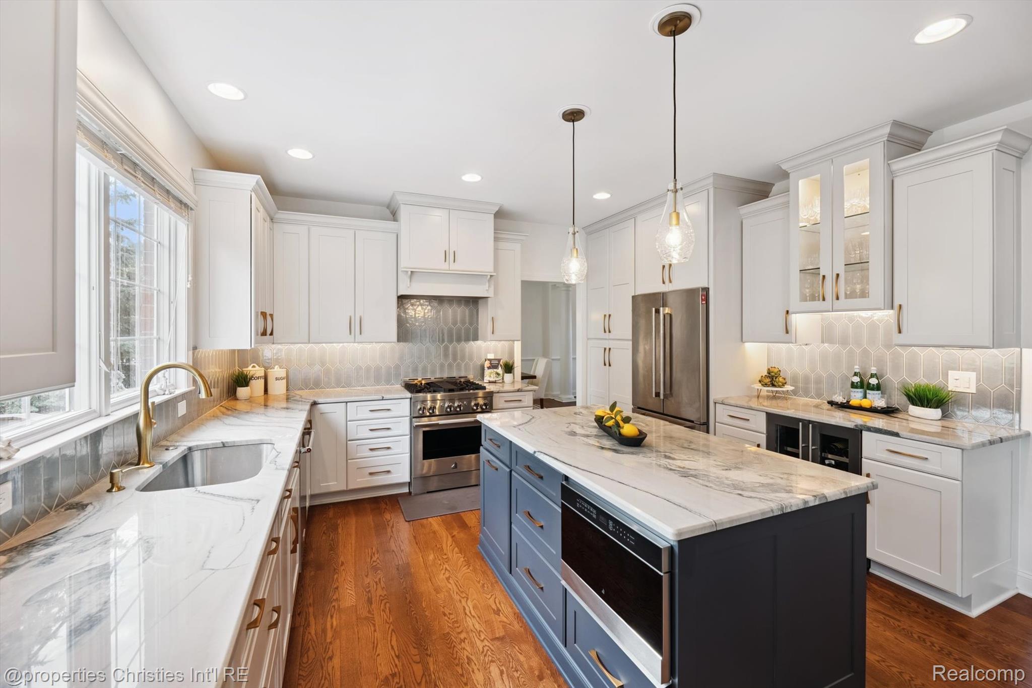 15908 CRYSTAL DOWNS E