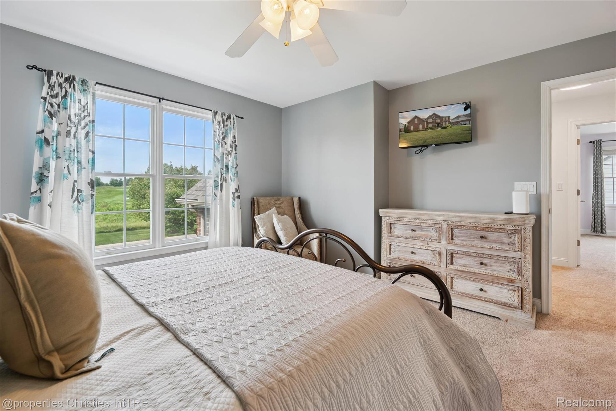 15908 CRYSTAL DOWNS E