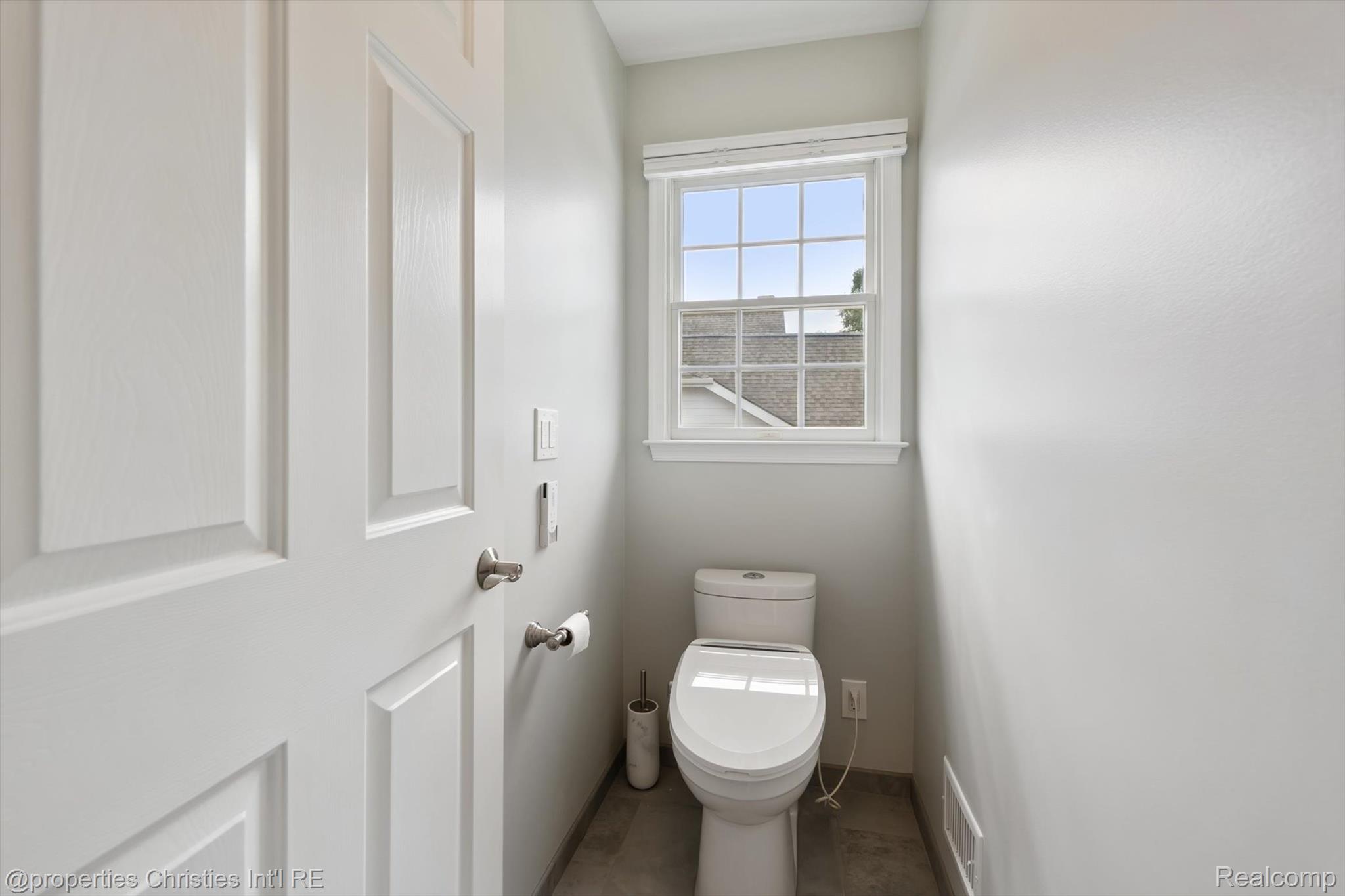 15908 CRYSTAL DOWNS E