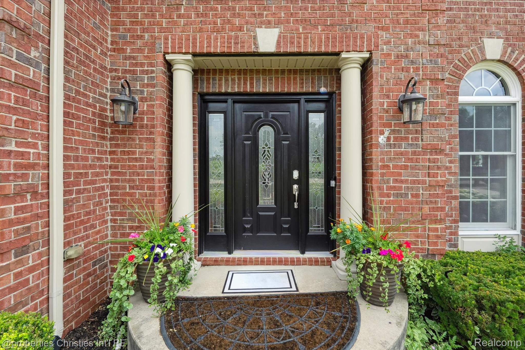 15908 CRYSTAL DOWNS E