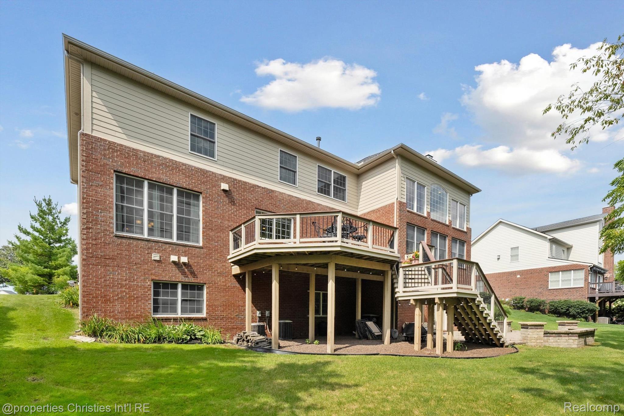 15908 CRYSTAL DOWNS E