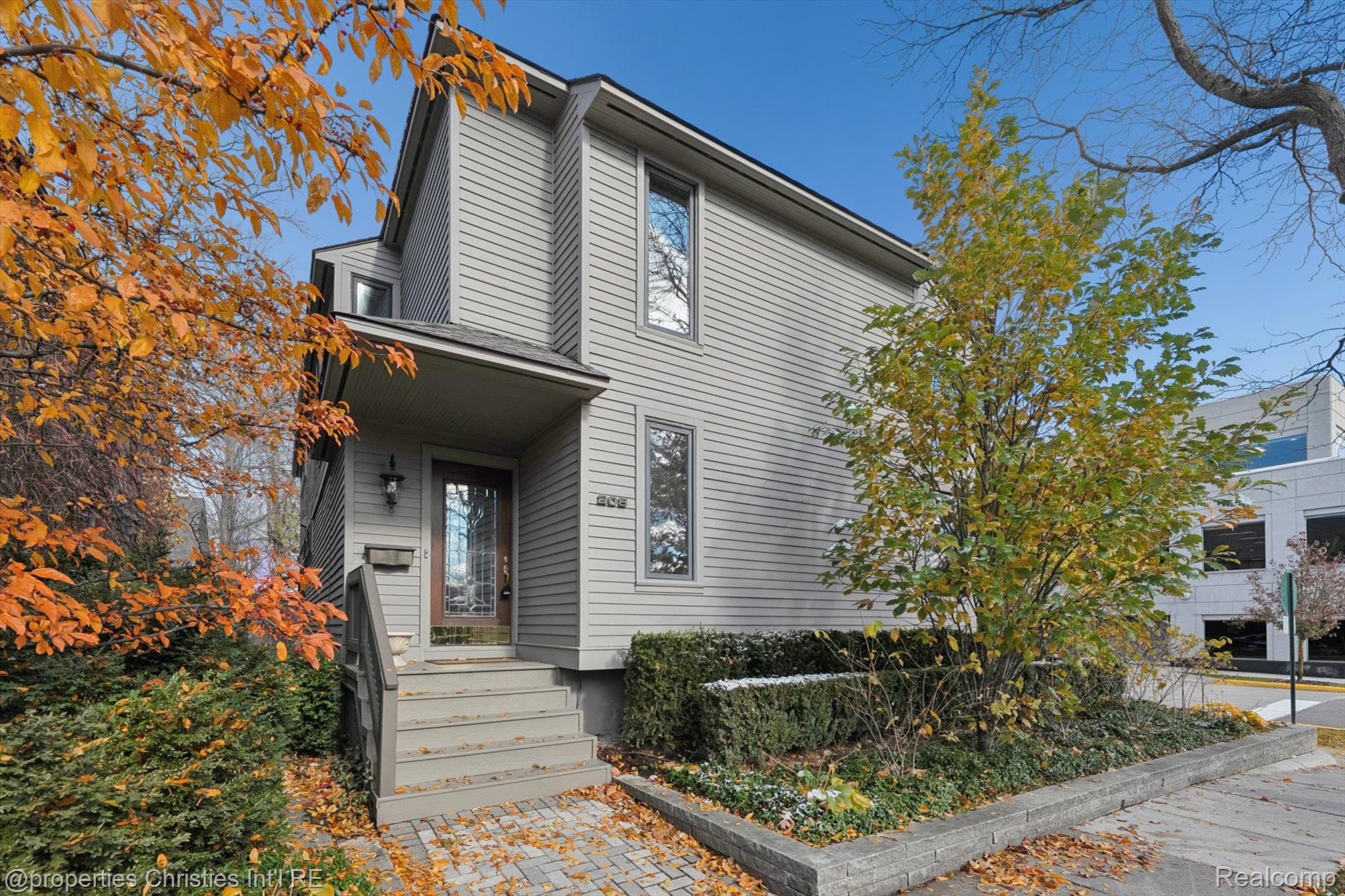 208 W Brown Street