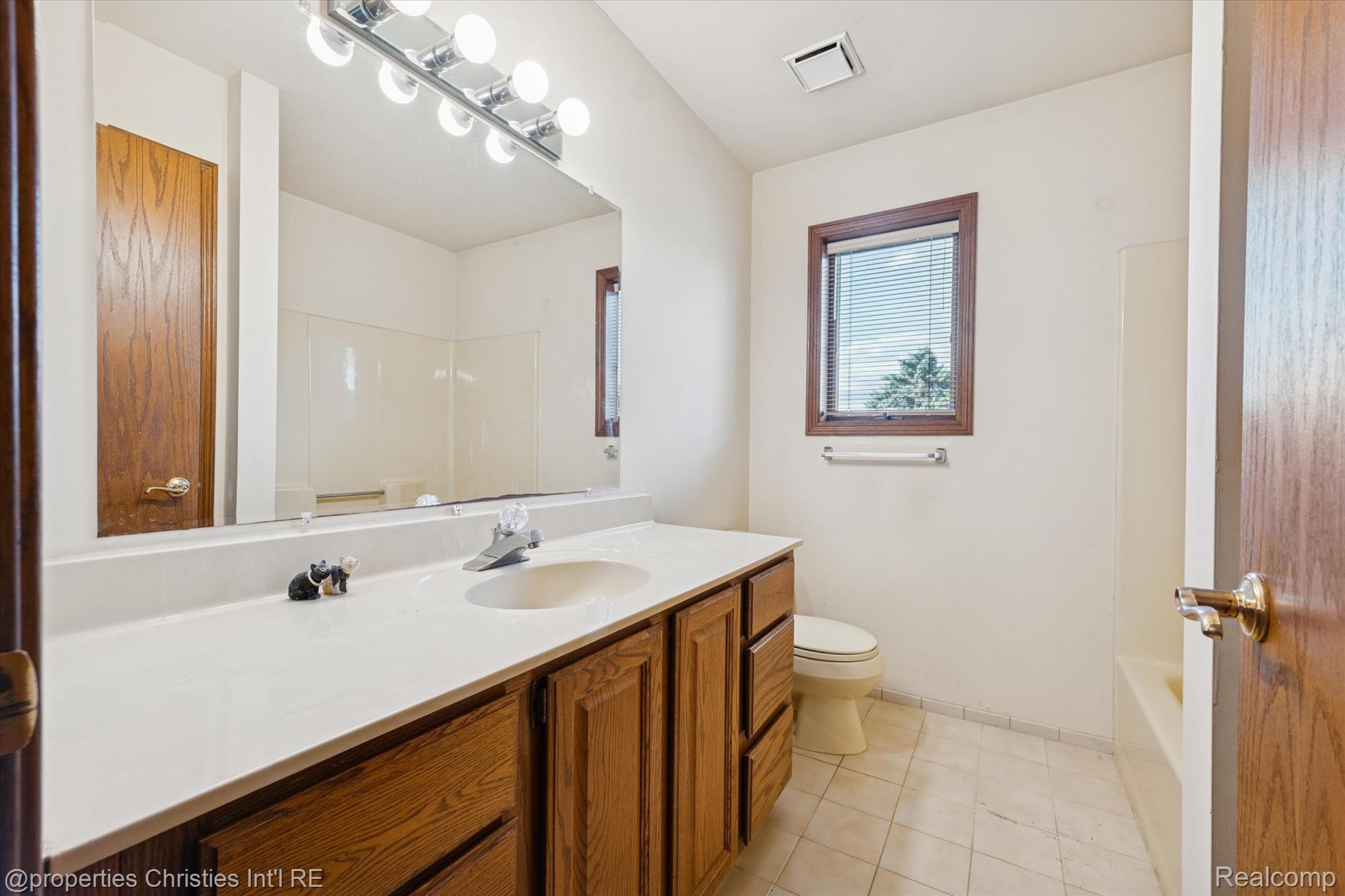 48818 Pebble Lane