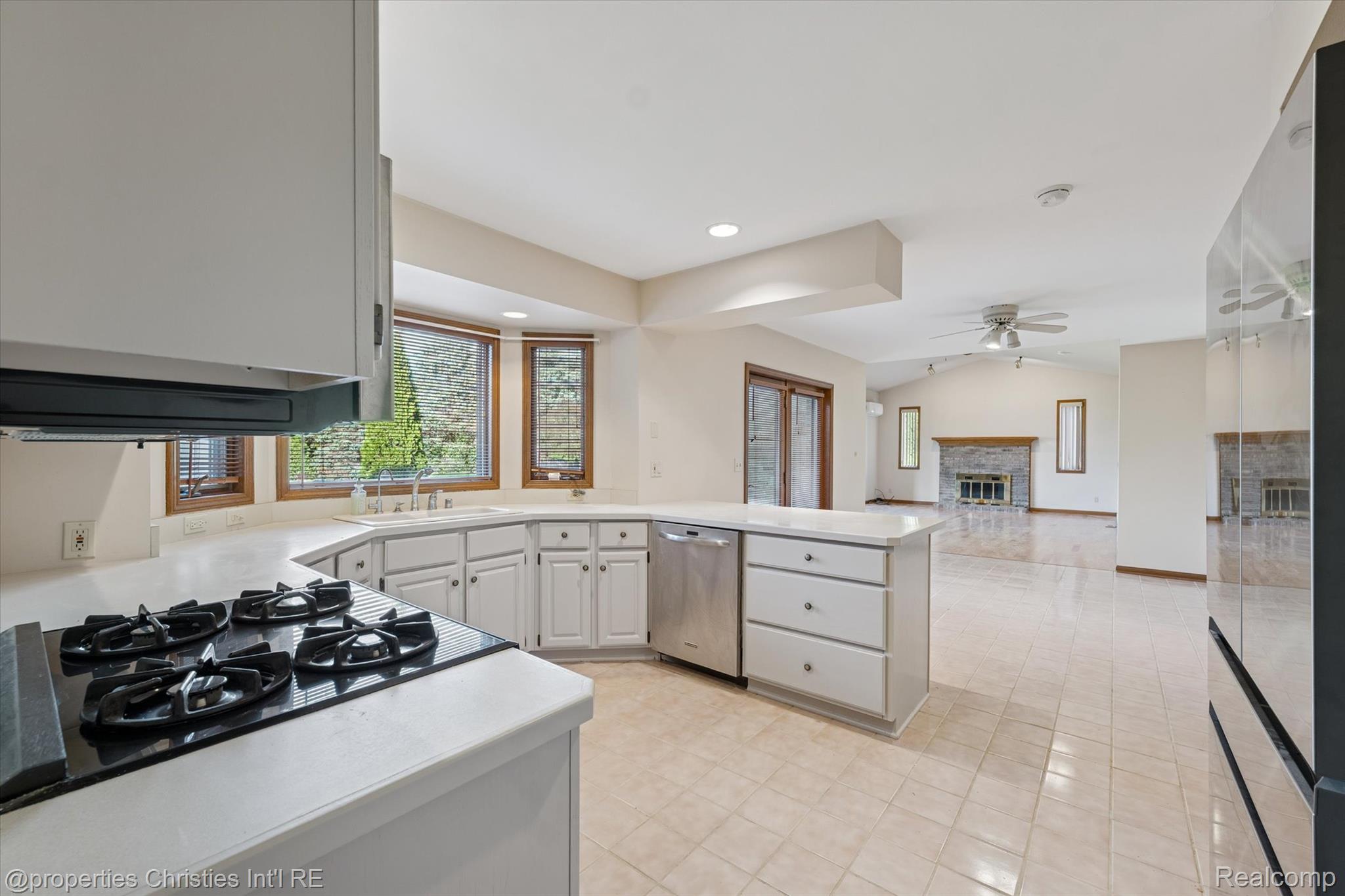 48818 Pebble Lane