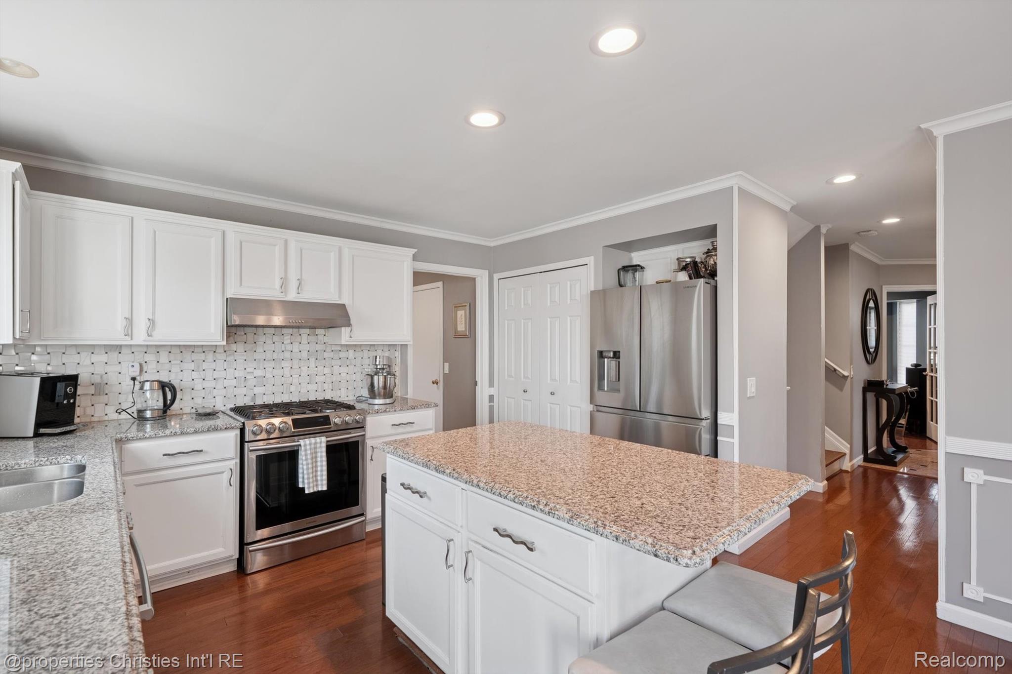 24220 Scarlet Court