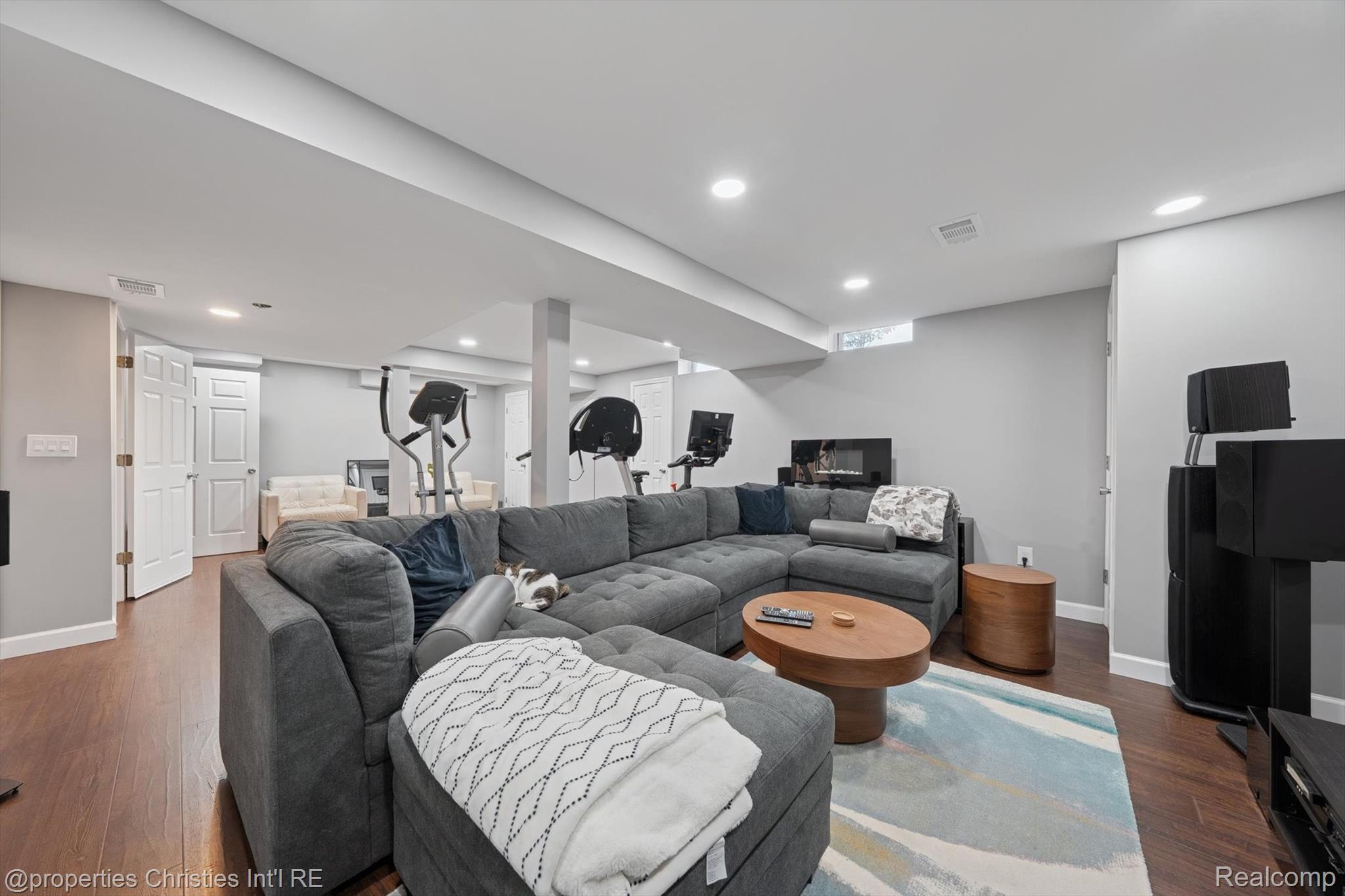 24220 Scarlet Court
