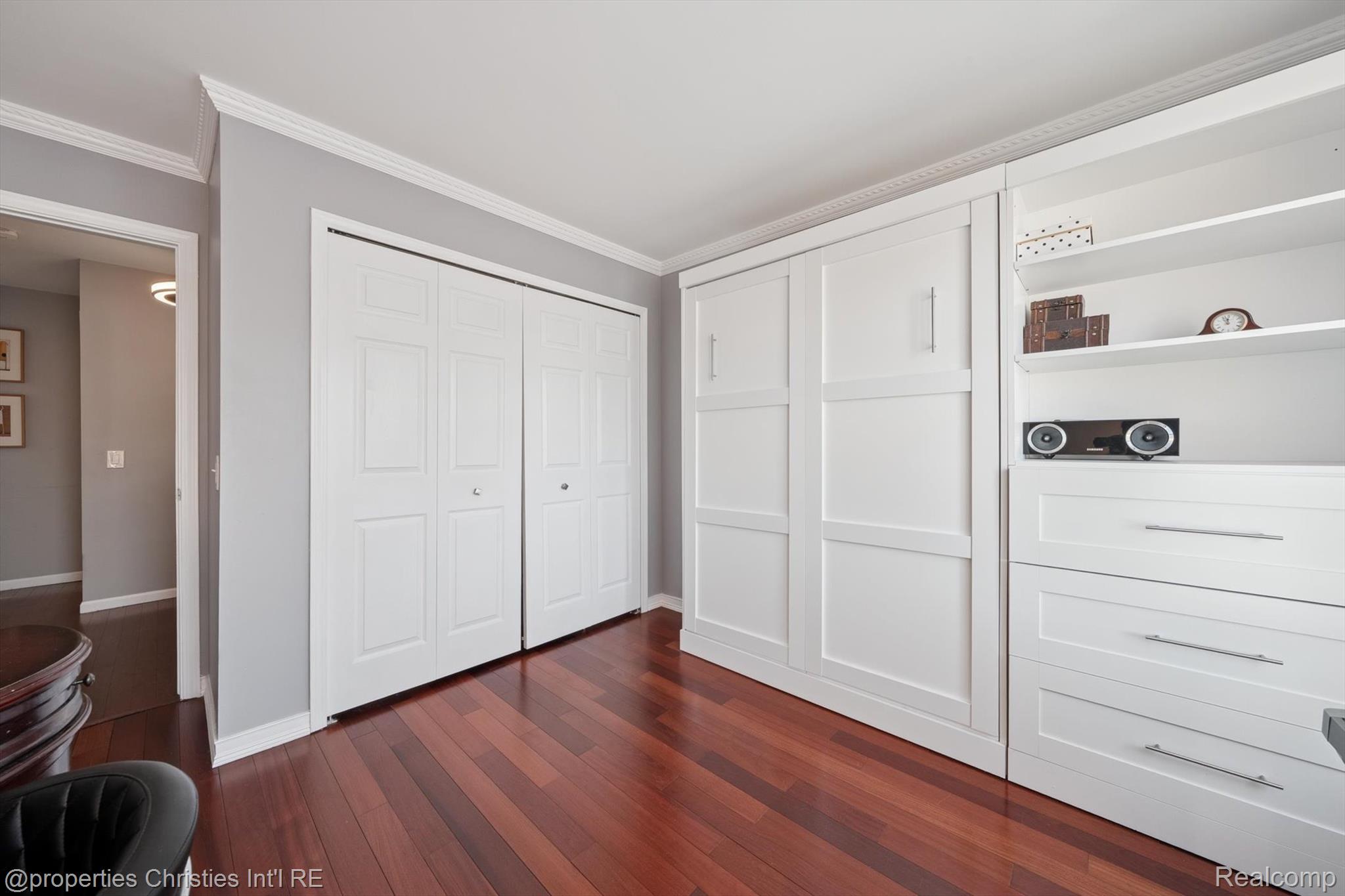 24220 Scarlet Court