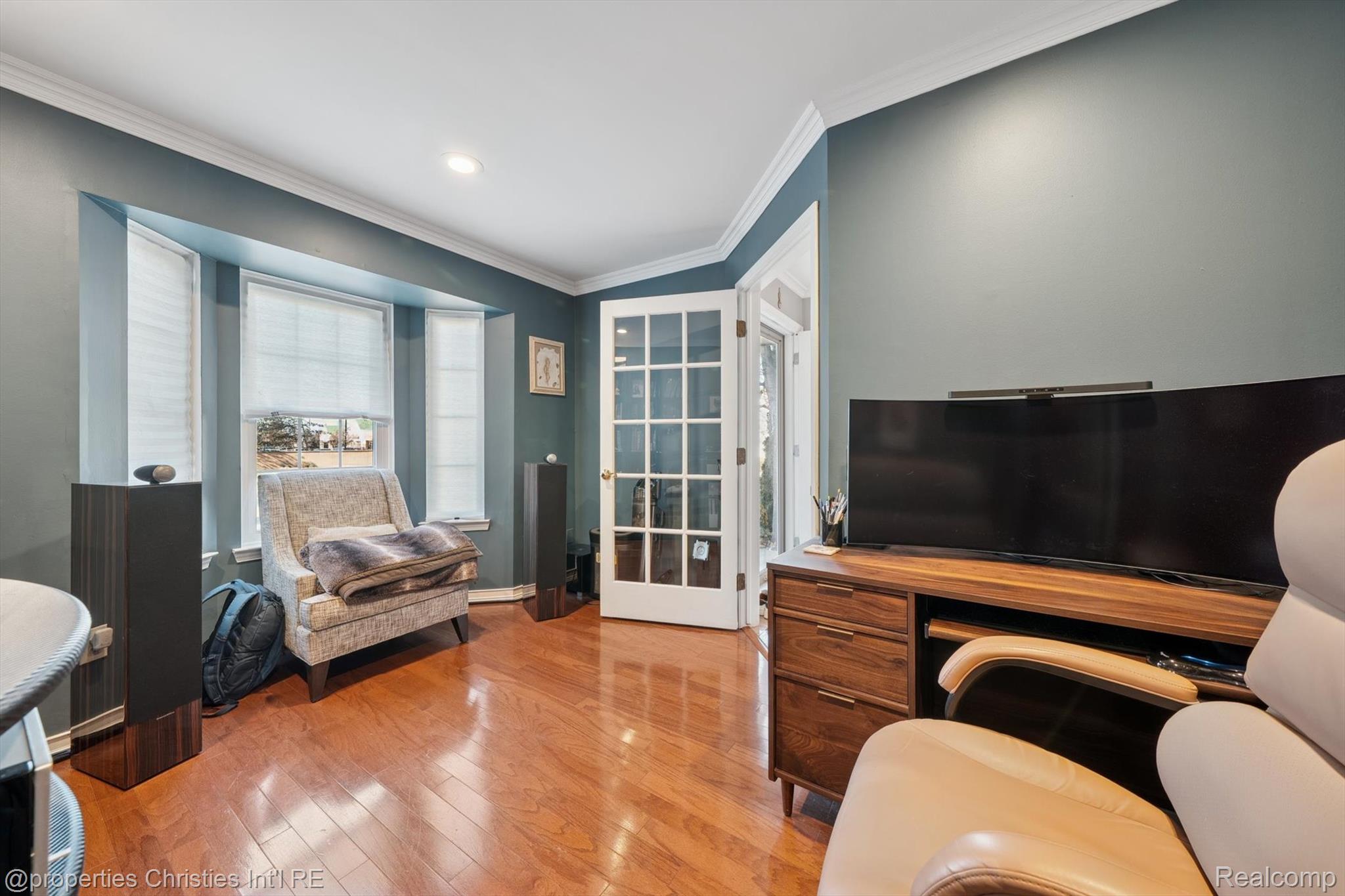 24220 Scarlet Court