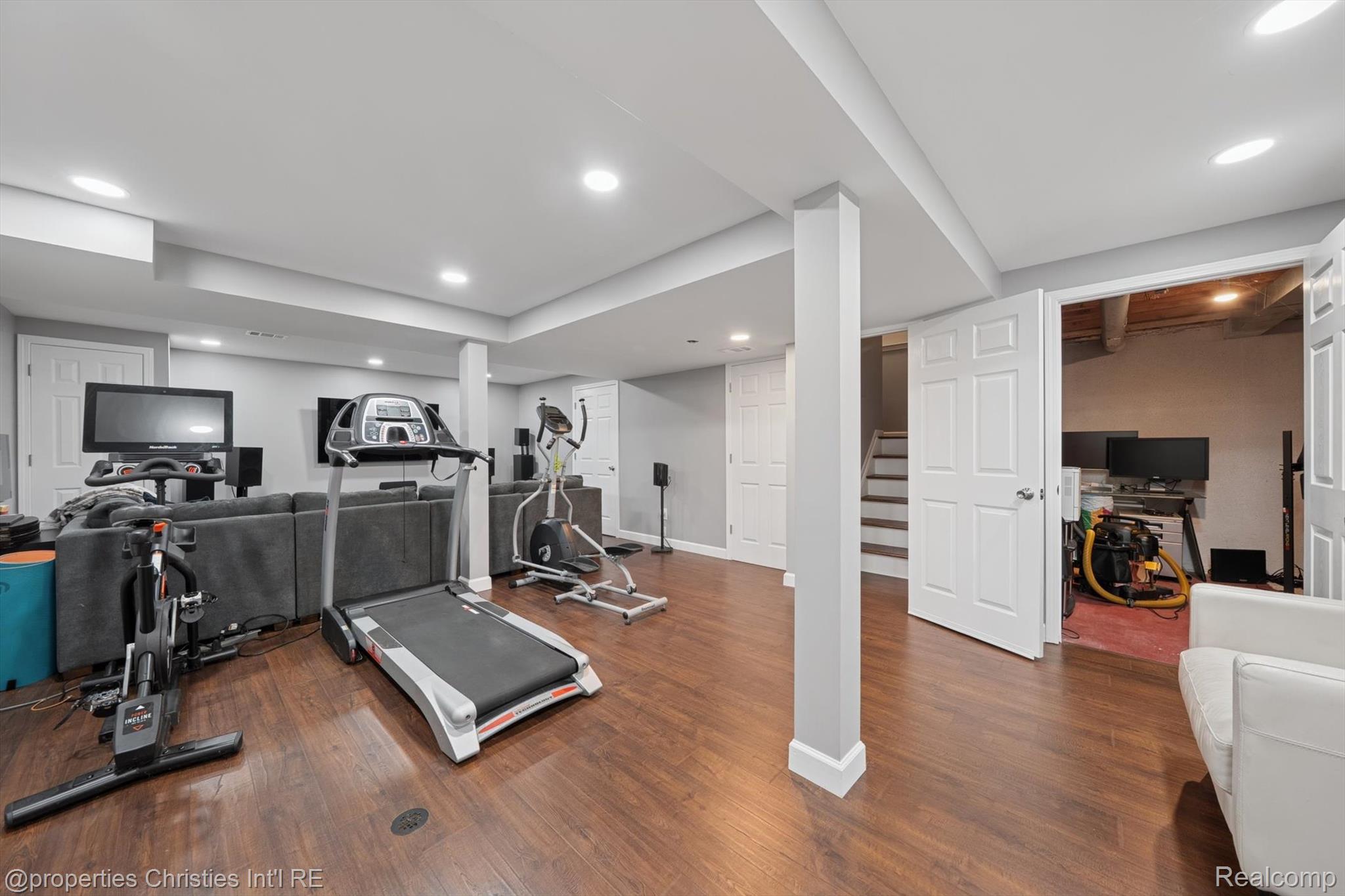 24220 Scarlet Court