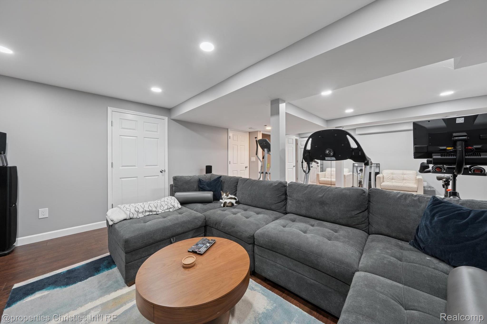 24220 Scarlet Court