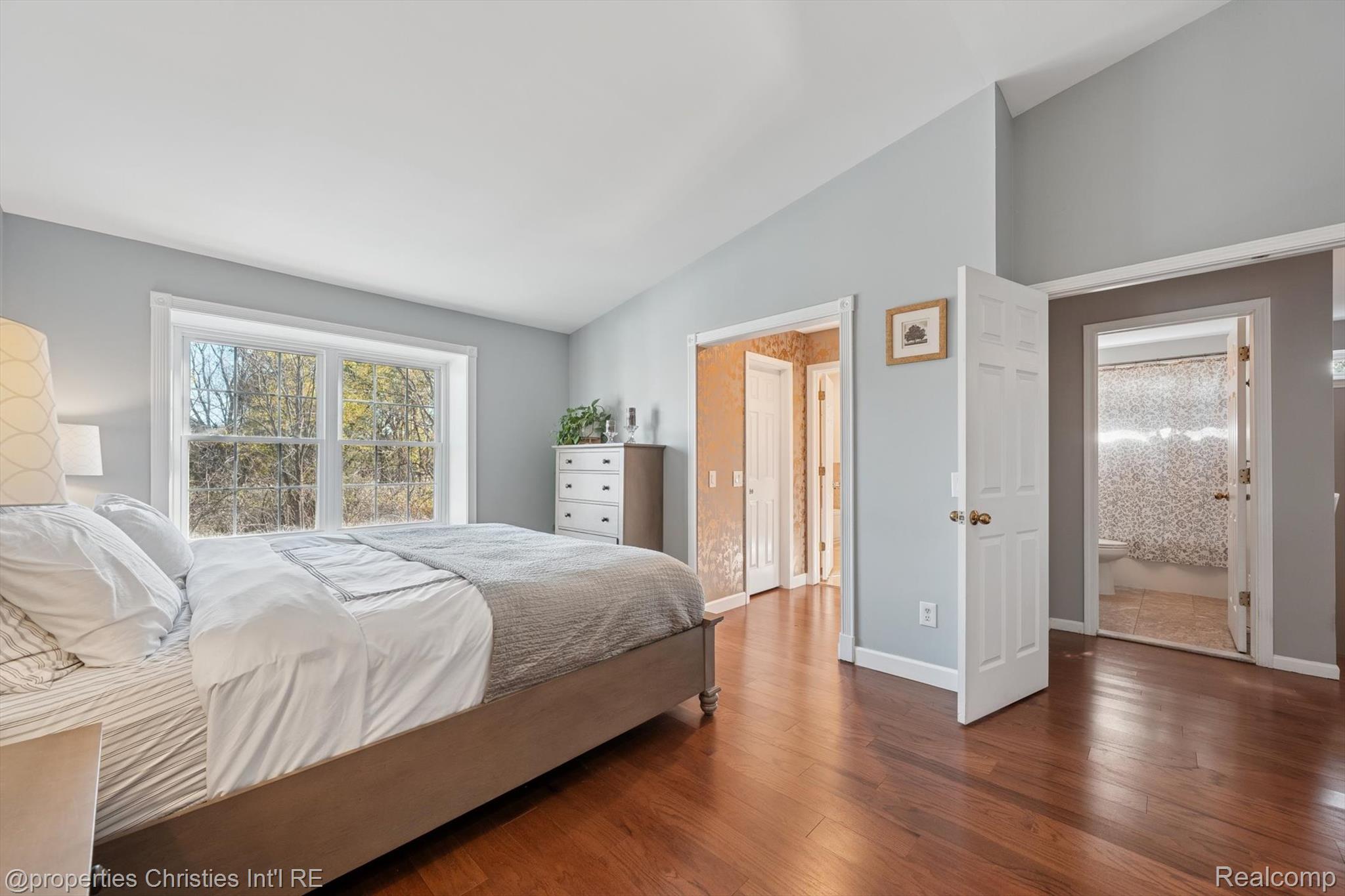 24220 Scarlet Court