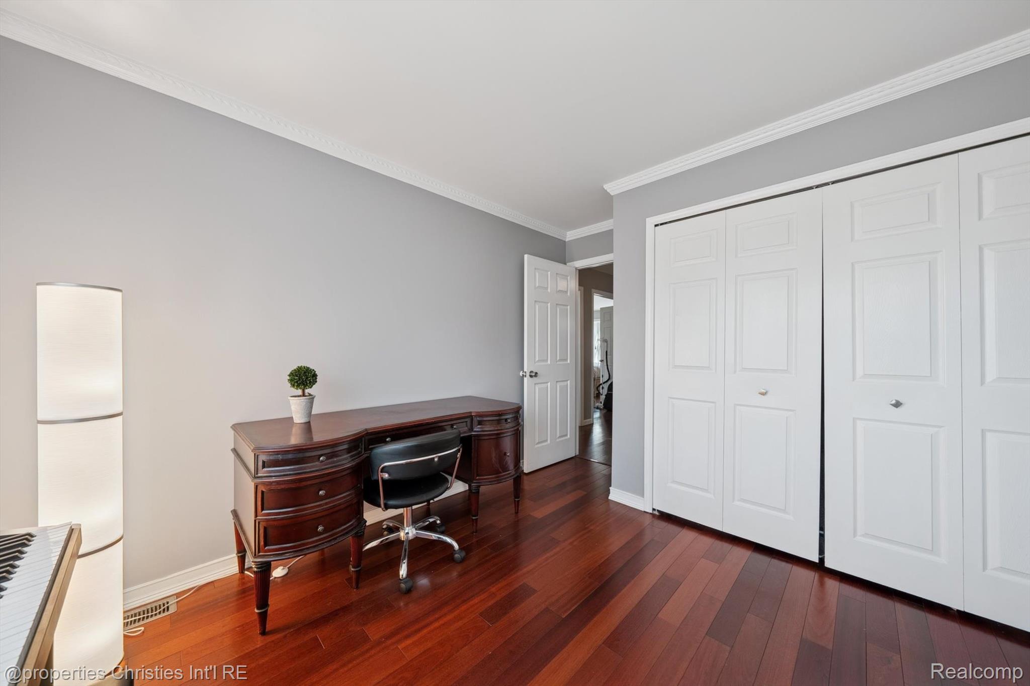 24220 Scarlet Court