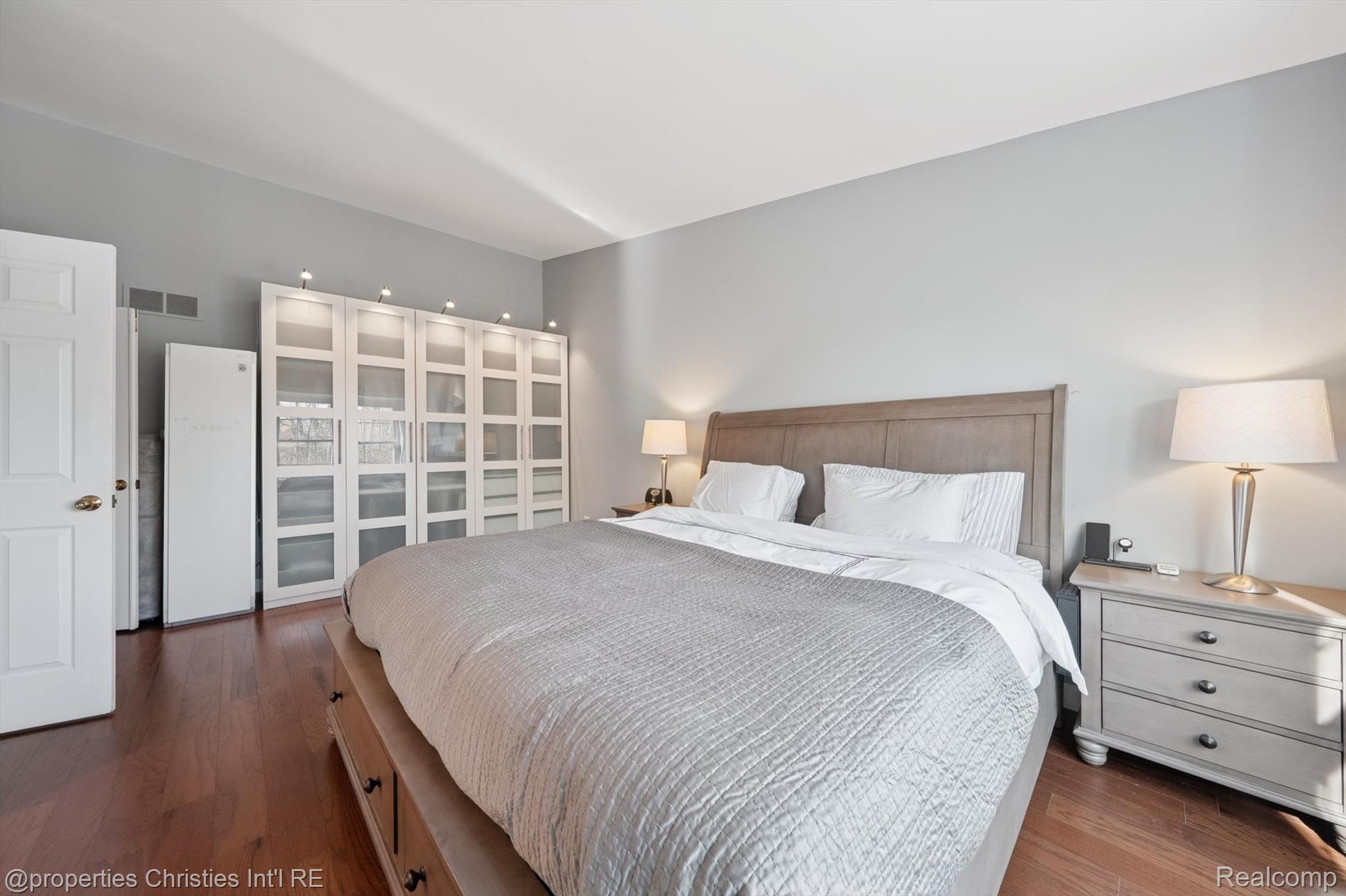 24220 Scarlet Court