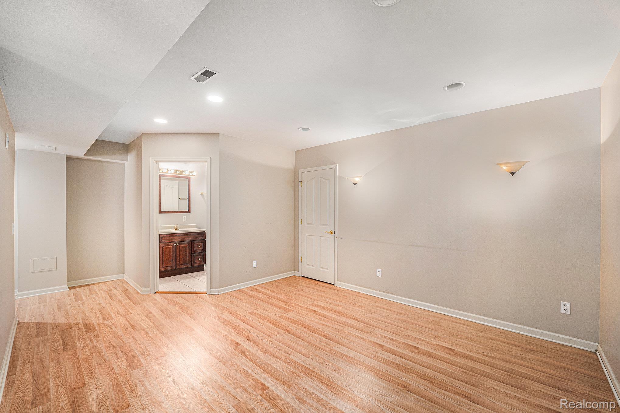 45247 OAK FOREST Drive