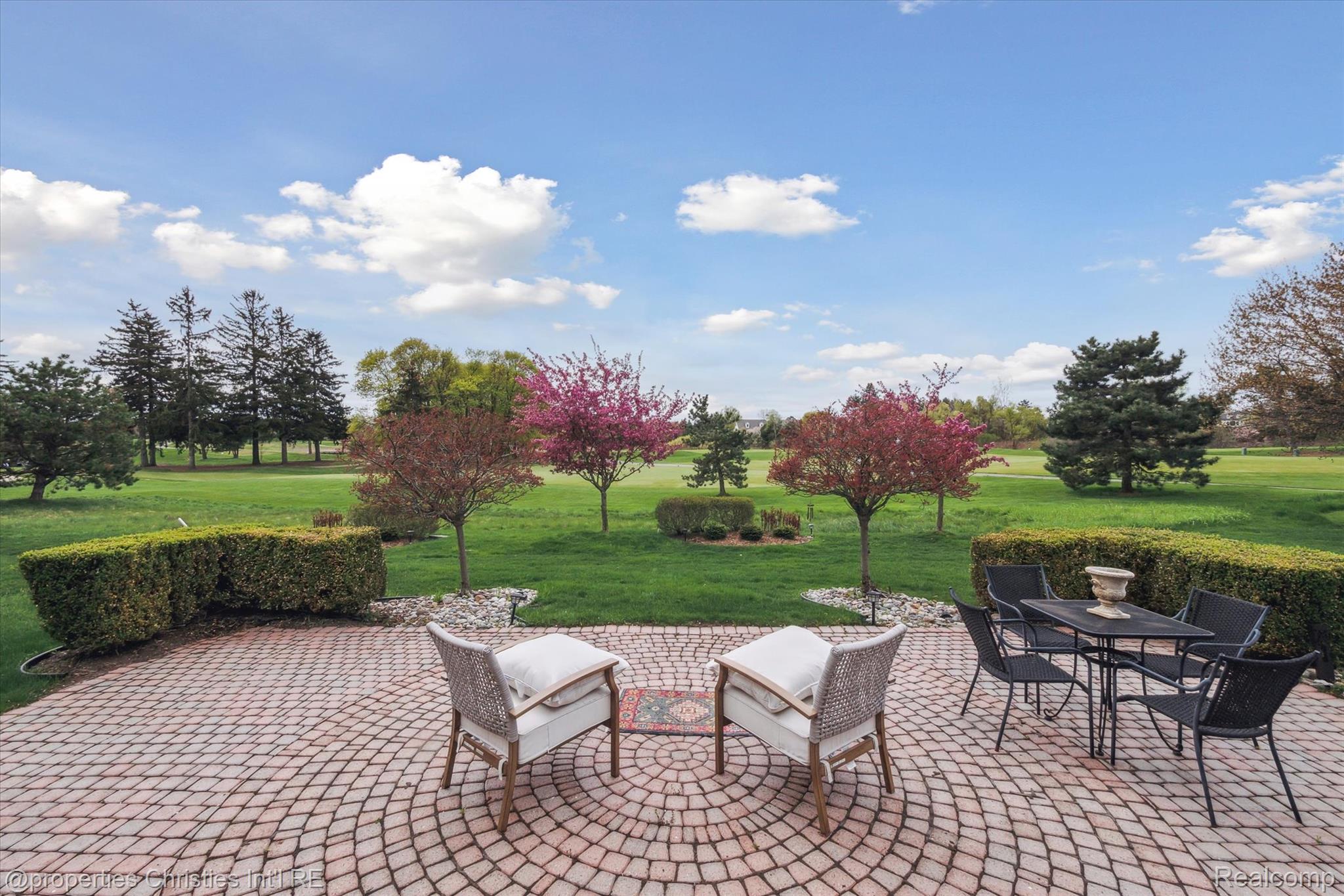 45653 TOURNAMENT Drive N